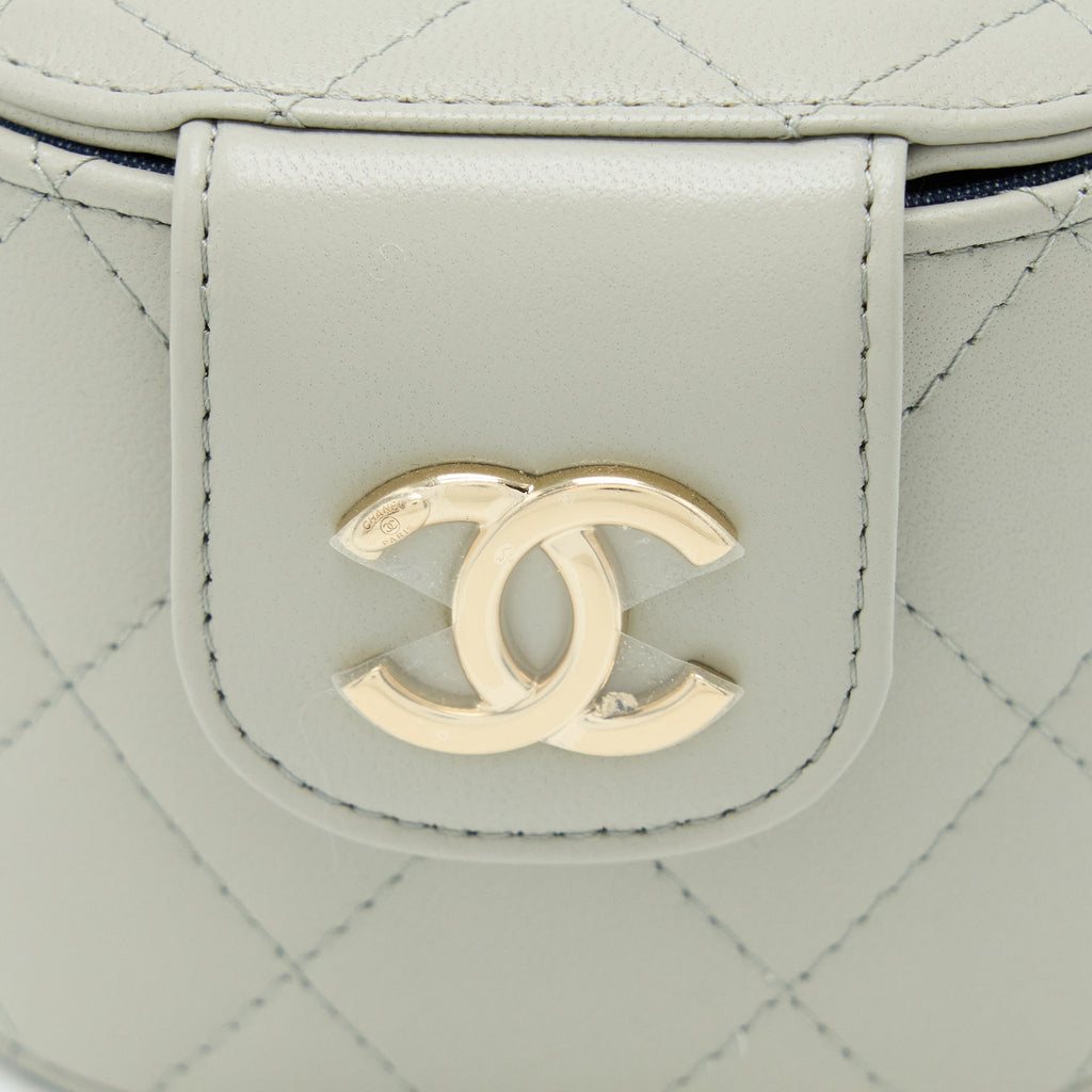 CHANEL GIANT CHAIN MINI VANITY CASE LAMBSKIN LIGHT GREY LGHW