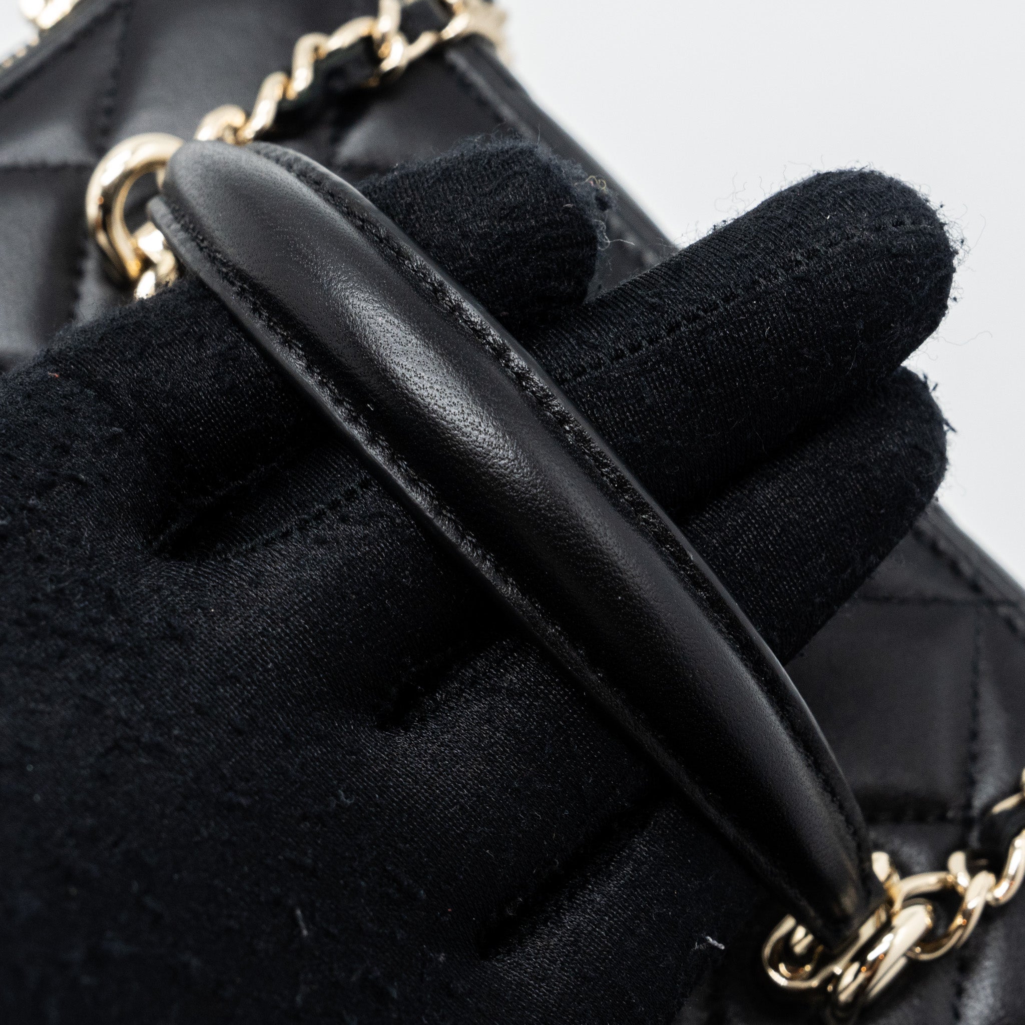 CHANEL TOP HANDLE LONG VANITY WITH CHAIN LAMBSKIN BLACK LGHW(MICROCHIP)