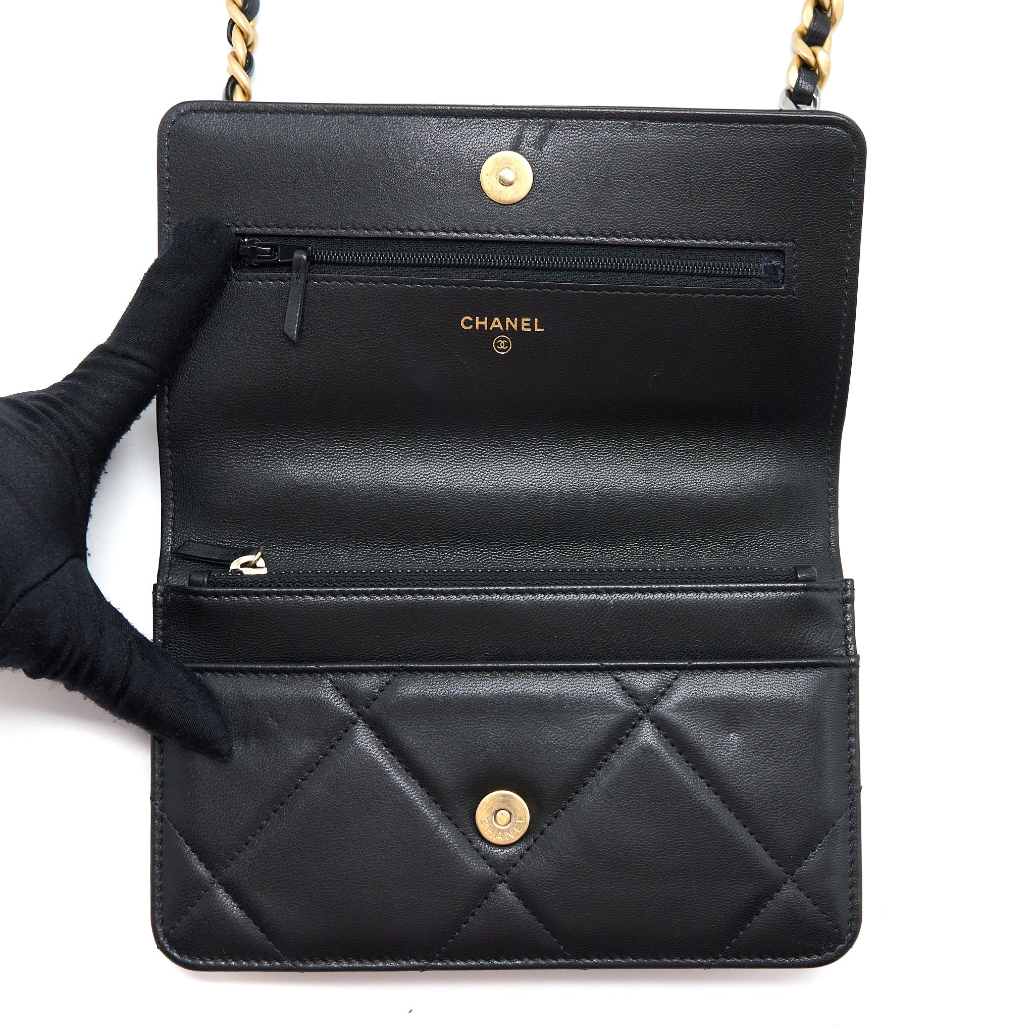 CHANEL 19 WALLET ON CHAIN LAMBSKIN BLACK MULTICOLOUR HARDWARE