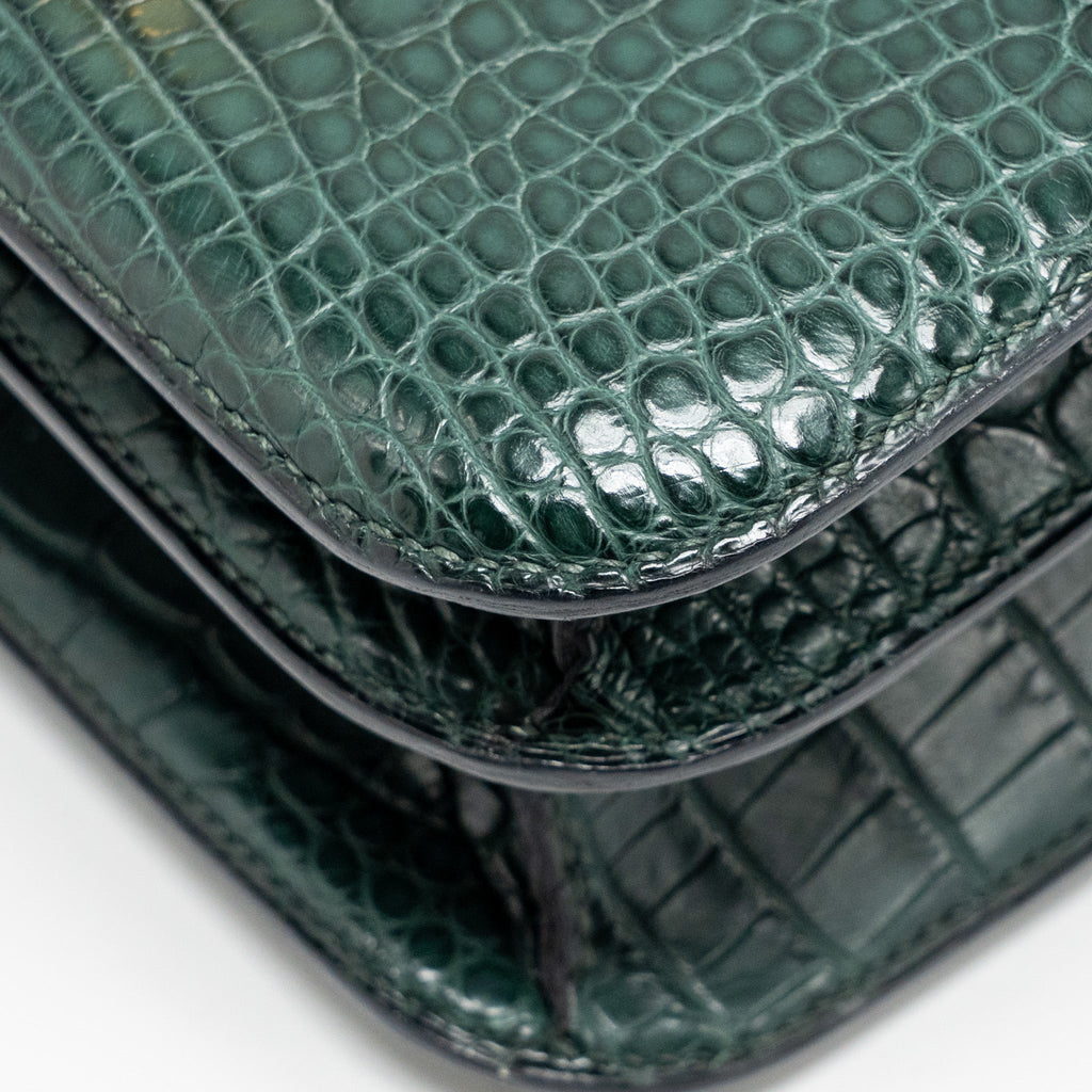 HERMES CONSTANCE 24 ALLIGATOR MISSISSIPPIENSIS MAT VERT FONCE GHW