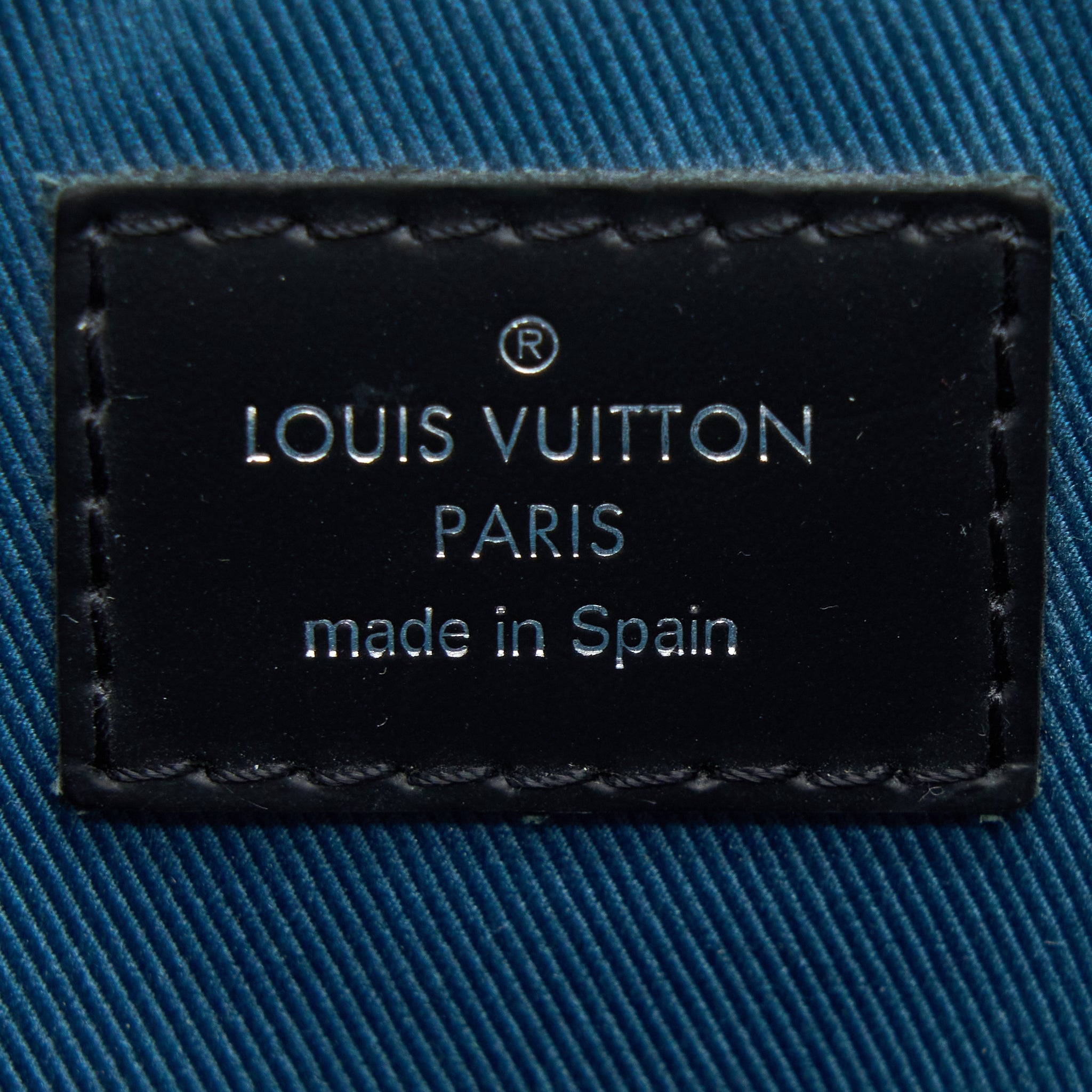 LOUIS VUITTON MESSENGER BAG DAMIER GRAPHITE SHW
