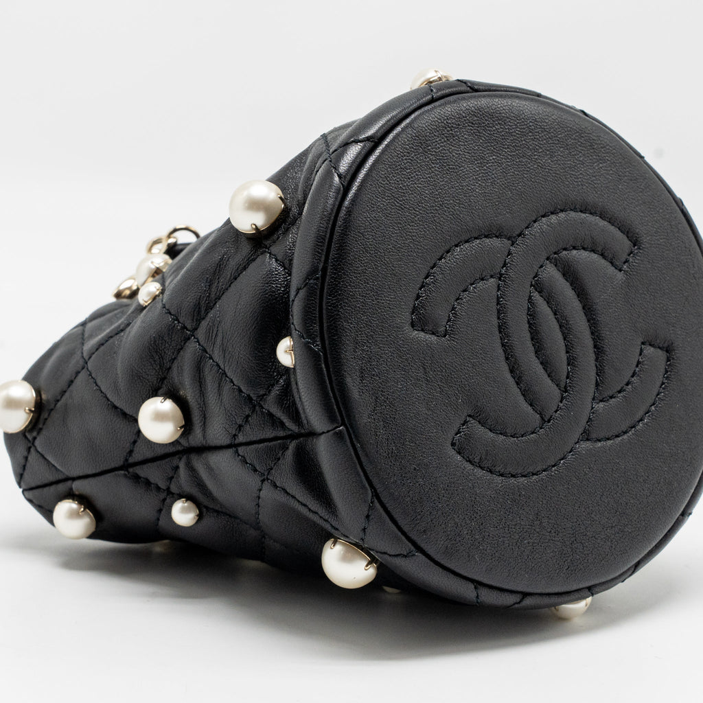 CHANEL ABOUT PEARLS QUILTED DRAWSTRING BUCKET BAG LAMBSKIN BLACK LGHW