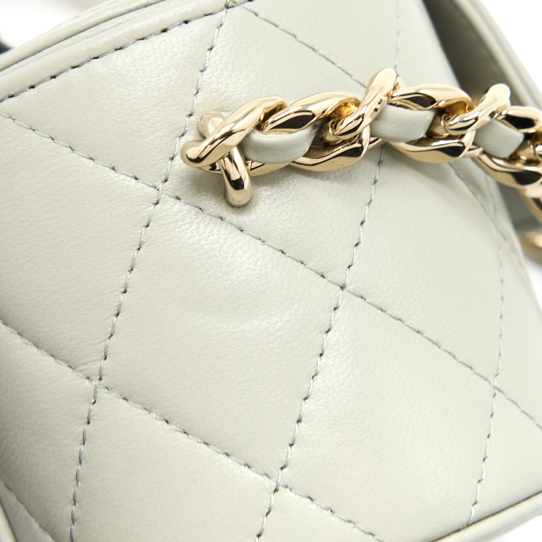 CHANEL GIANT CHAIN MINI VANITY CASE LAMBSKIN LIGHT GREY LGHW