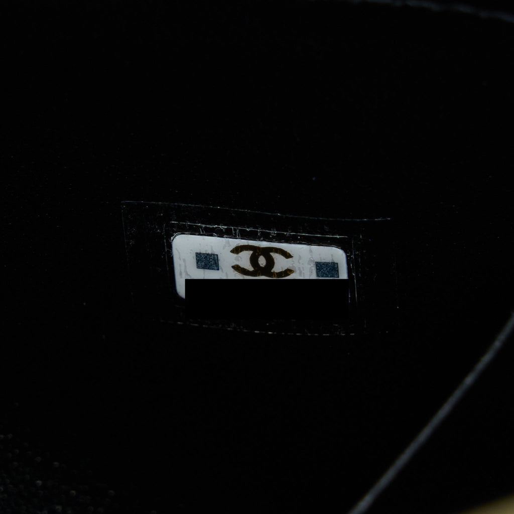 CHANEL 22B FLAP BAG WITH ENAMEL/CC LOGO TOP HANDLE LAMBSKIN BLACK BRUSHED GHW