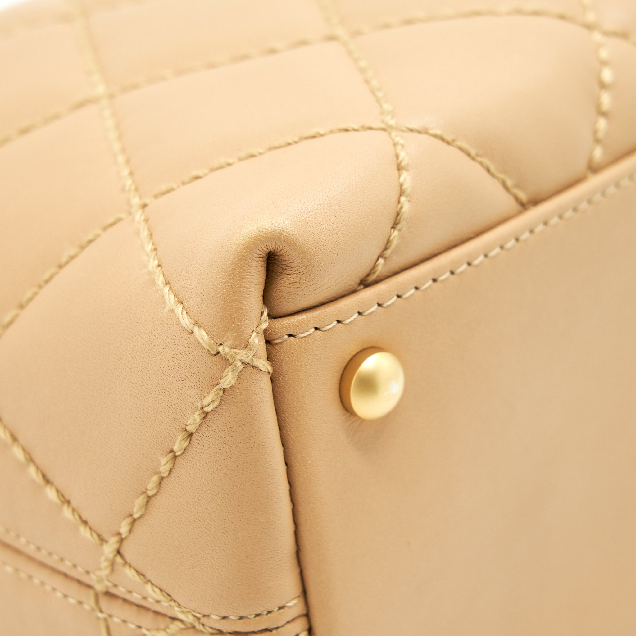 CHANEL VINTAGE QUILTED BEIGE SHOULDER BAG