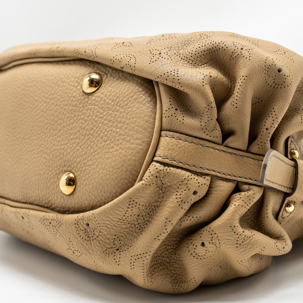 LOUIS VUITTON MAHINA HOBO BAG CALFSKIN BEIGE GHW
