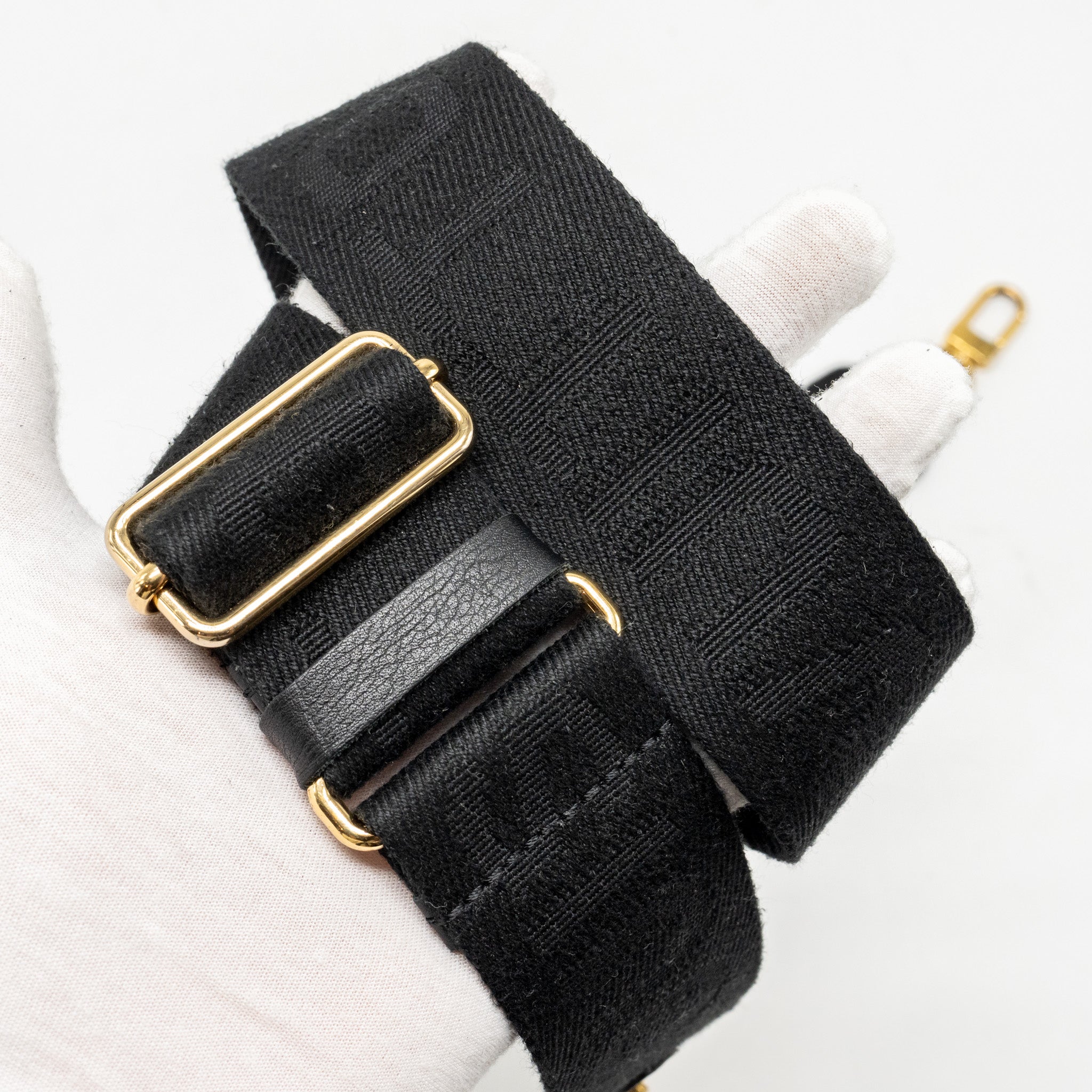 LOUIS VUITTON COUSSIN PM LAMBSKIN BLACK GHW