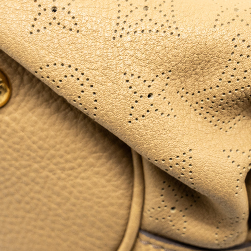 LOUIS VUITTON MAHINA HOBO BAG CALFSKIN BEIGE GHW