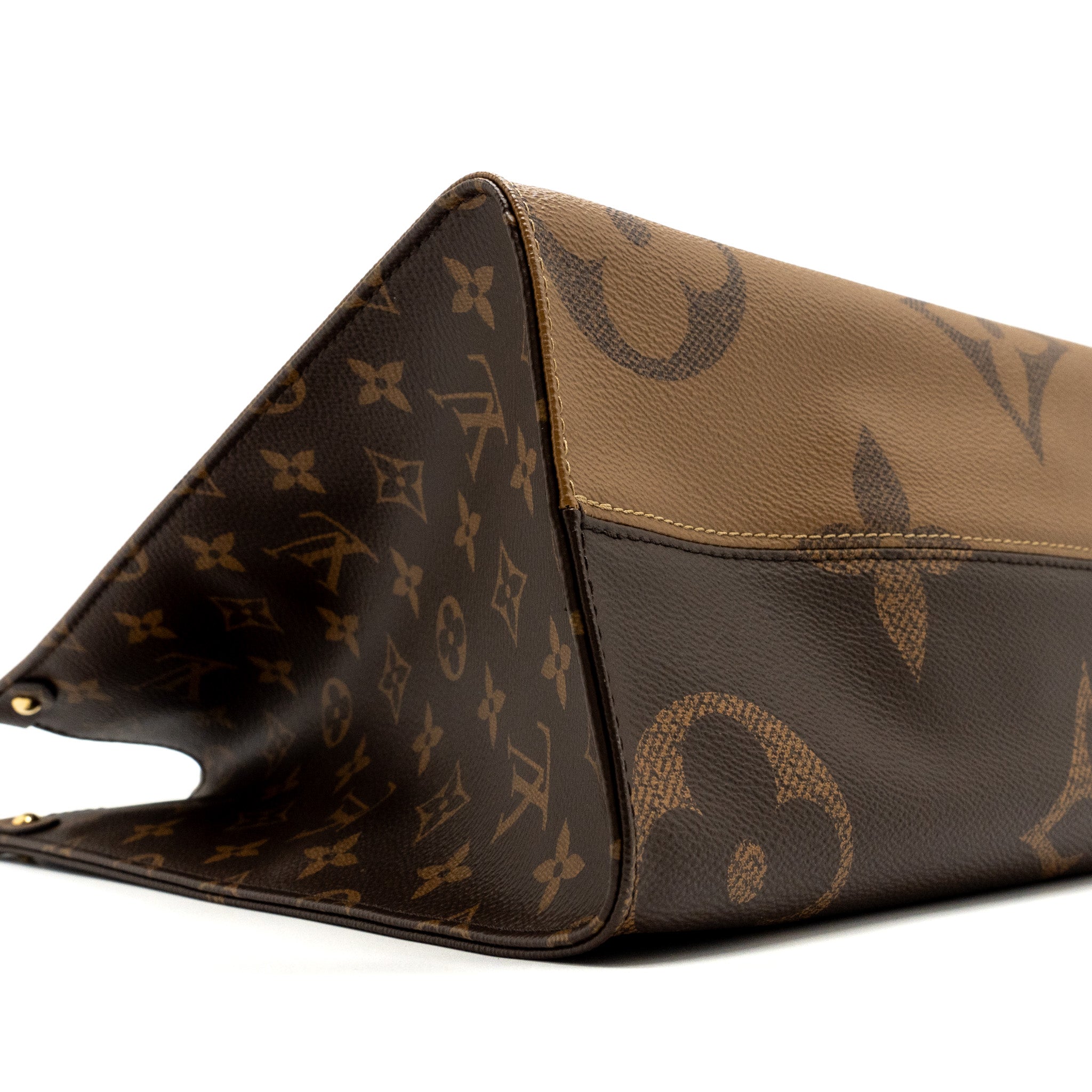 LOUIS VUITTON ONTHEGO MM MONOGRAM CANVAS GHW