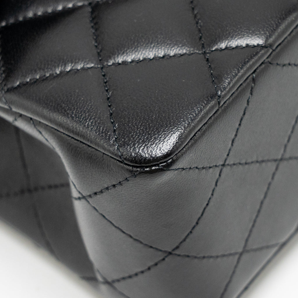 CHANEL SMALL CLASSIC DOUBLE FLAP BAG LAMBSKIN BLACK LGHW (MICROCHIP)