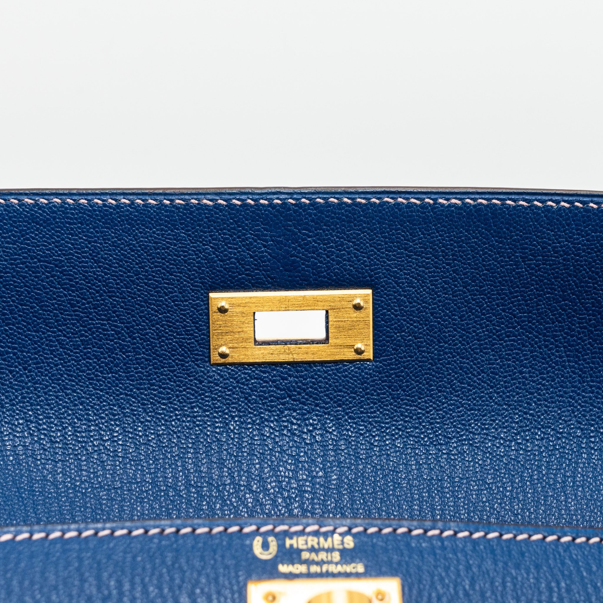 HERMES KELLY 28 SPECIAL ORDER CHEVRE MYSORE BLUE SAPPHIRE / ROSE SAKURA BRUSHED GHW