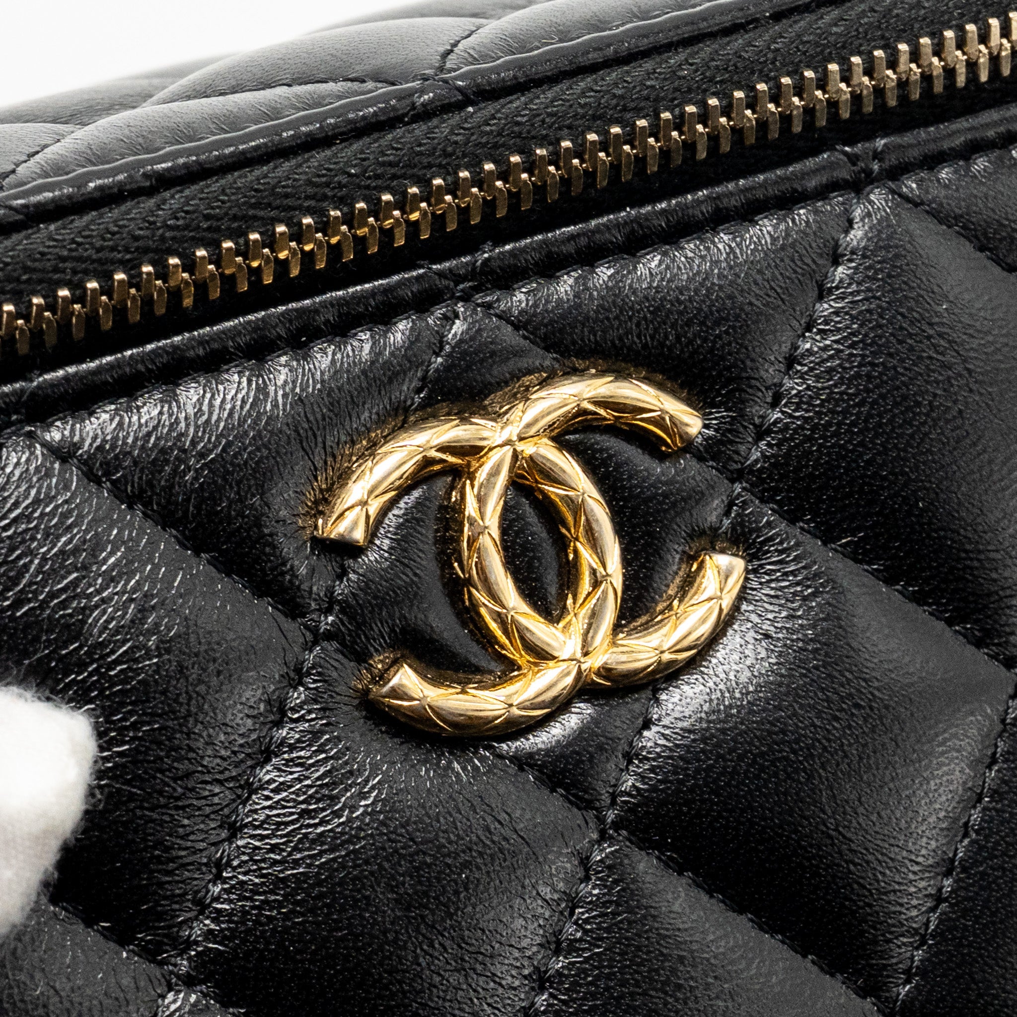 CHANEL LONG VANITY WITH CHAIN DETAIL CC LOGO LAMBSKIN BLACK GHW(MICROCHIP)