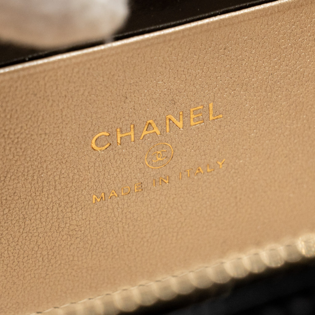CHANEL LONG VANITY WITH CHAIN DETAIL CC LOGO LAMBSKIN BLACK GHW(MICROCHIP)