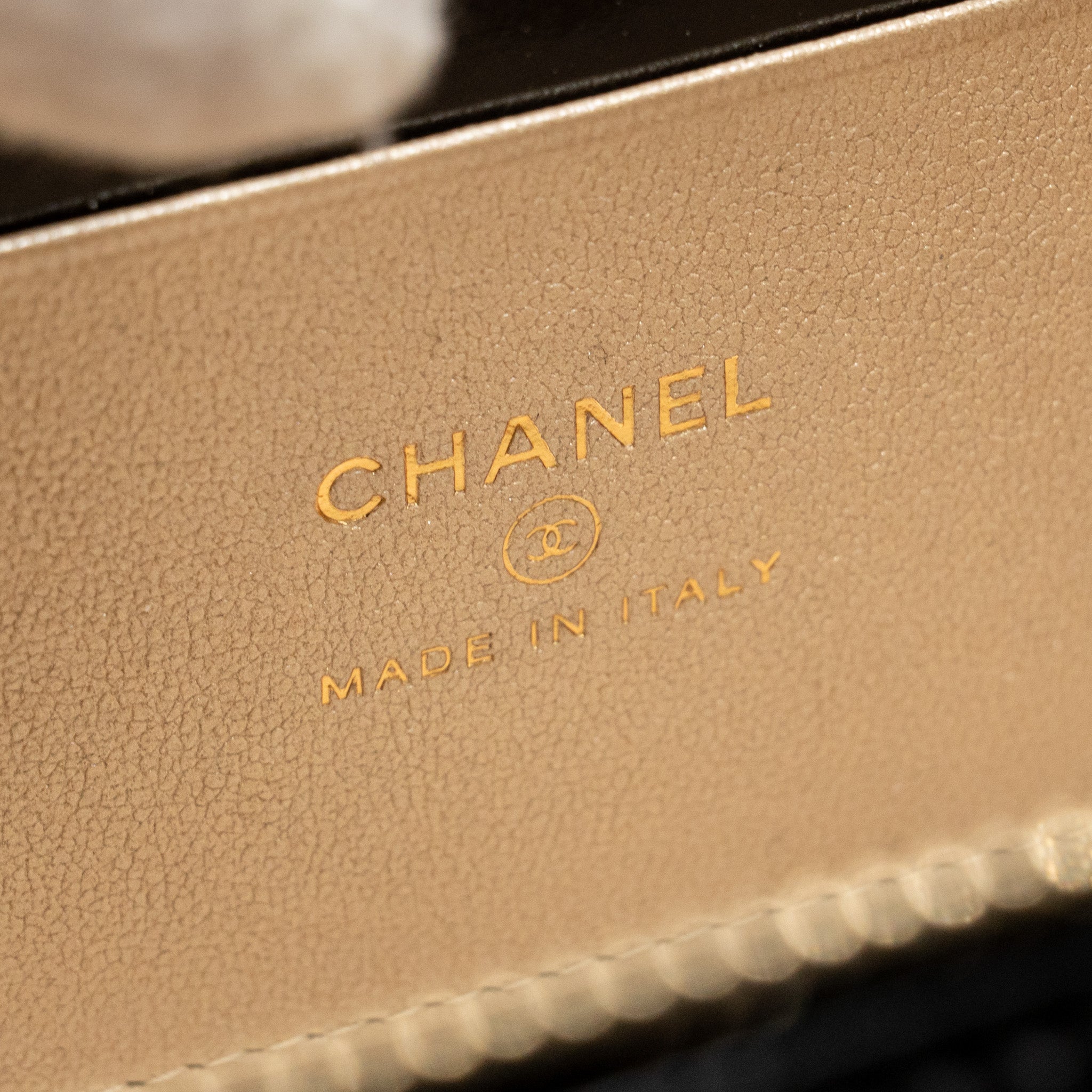 CHANEL LONG VANITY WITH CHAIN DETAIL CC LOGO LAMBSKIN BLACK GHW(MICROCHIP)