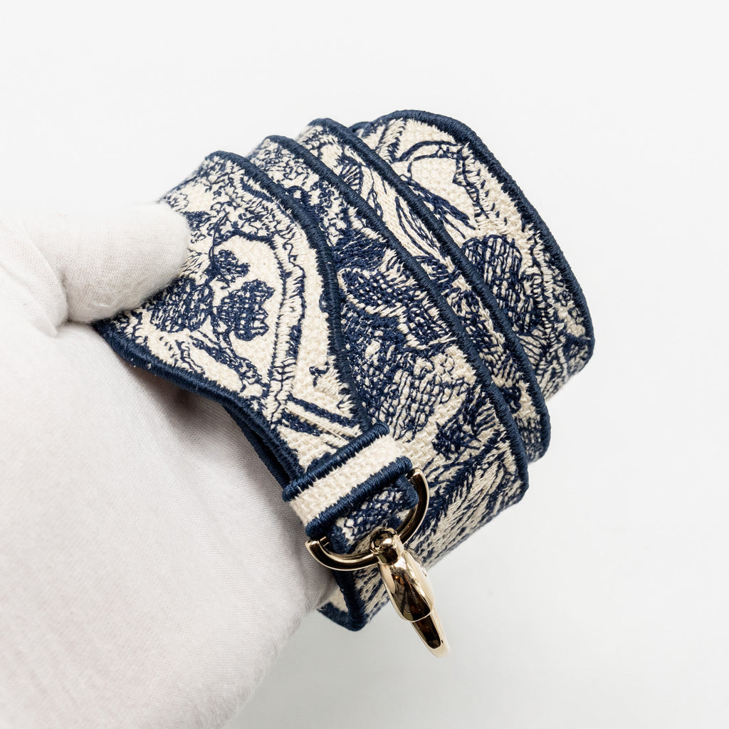 DIOR MEDIUM LADY D-LITE BAG TOILE DE JOUY EMBROIDERY BLUE LGHW