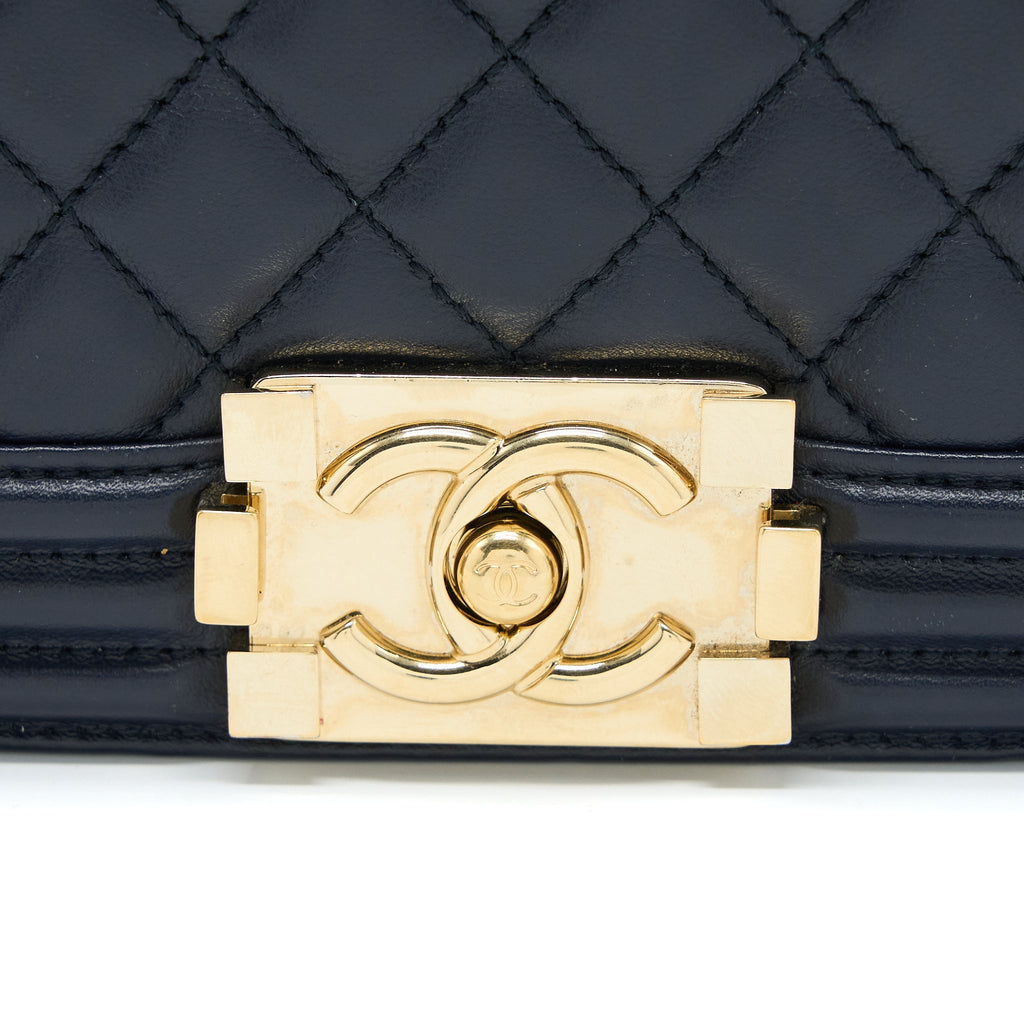 CHANEL MEDIUM BOY BAG CALFSKIN NAVY LGHW