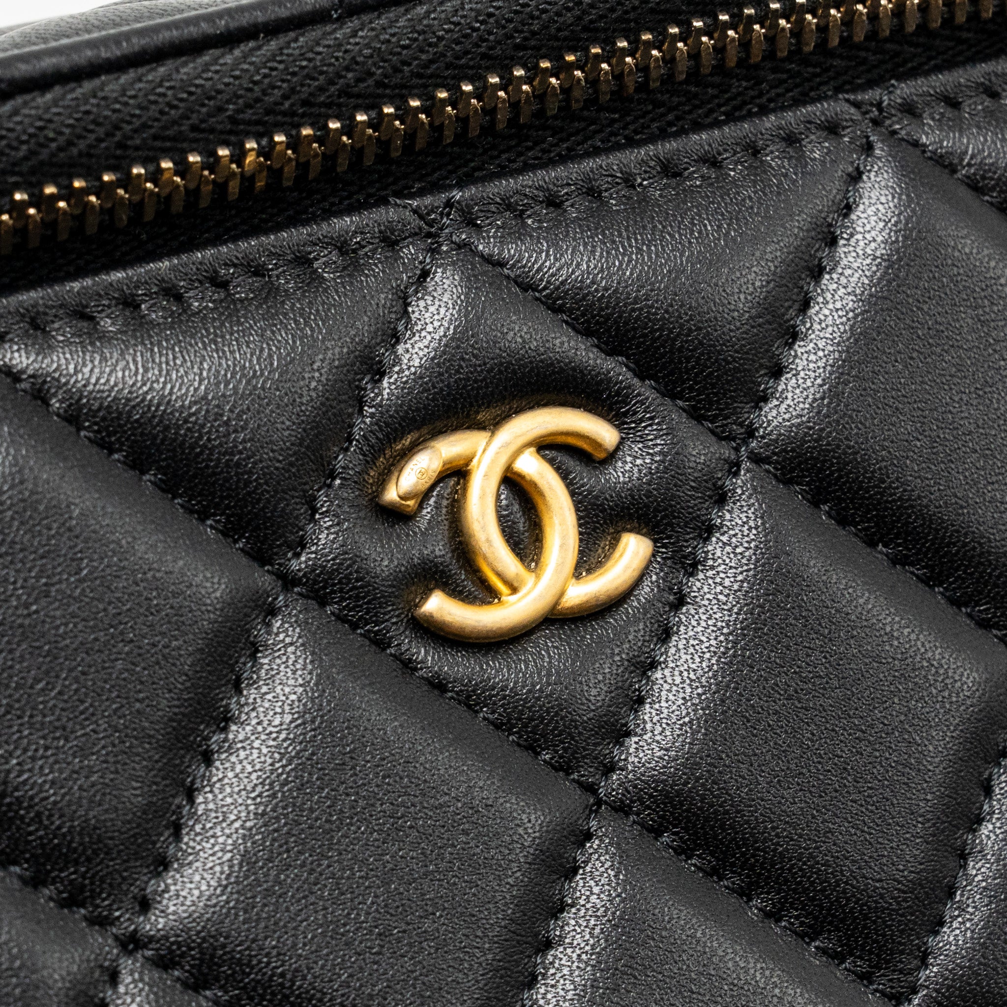CHANEL PEARL CRUSH LONG VANITY CASE LAMBSKIN BLACK GHW (MICROCHIP)