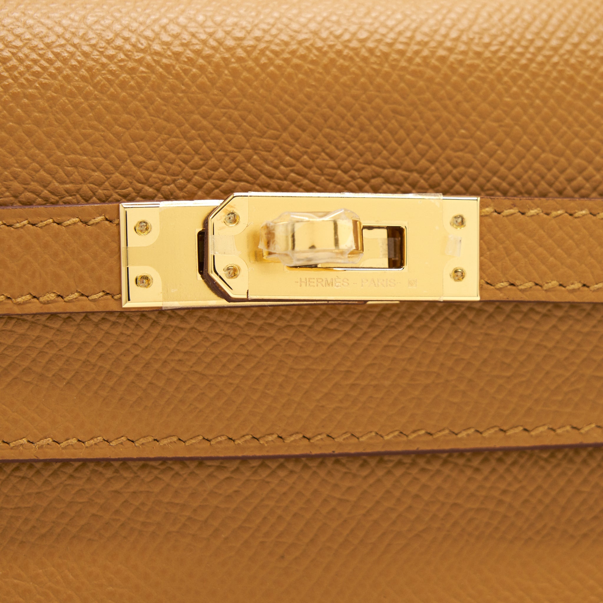 HERMES KELLY 25 SELLIER EPSOM LEATHER SESAME GHW