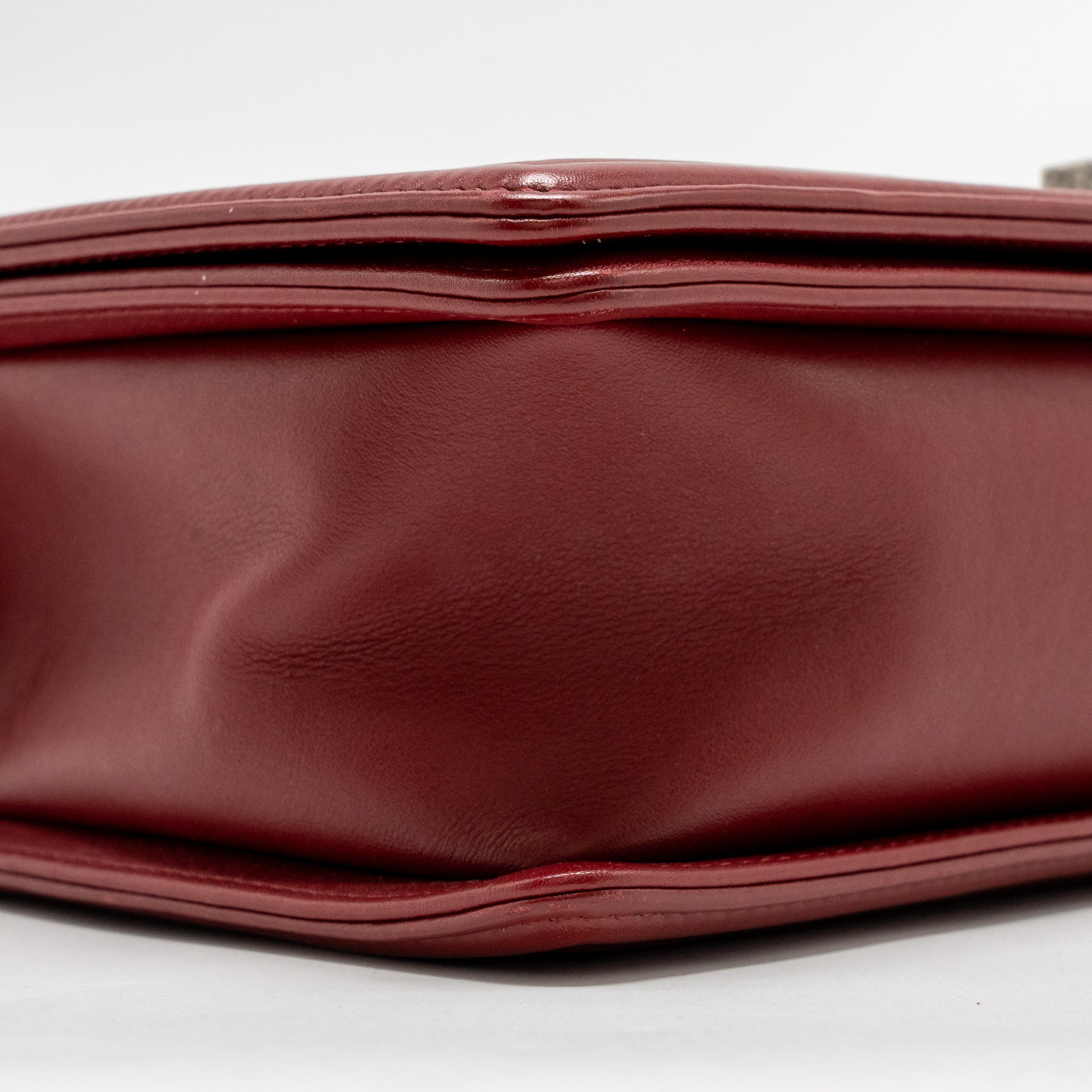CHANEL CHEVRON NEW MEDIUM BOY BAG CALFSKIN RED RUTHENIUM HARDWARE