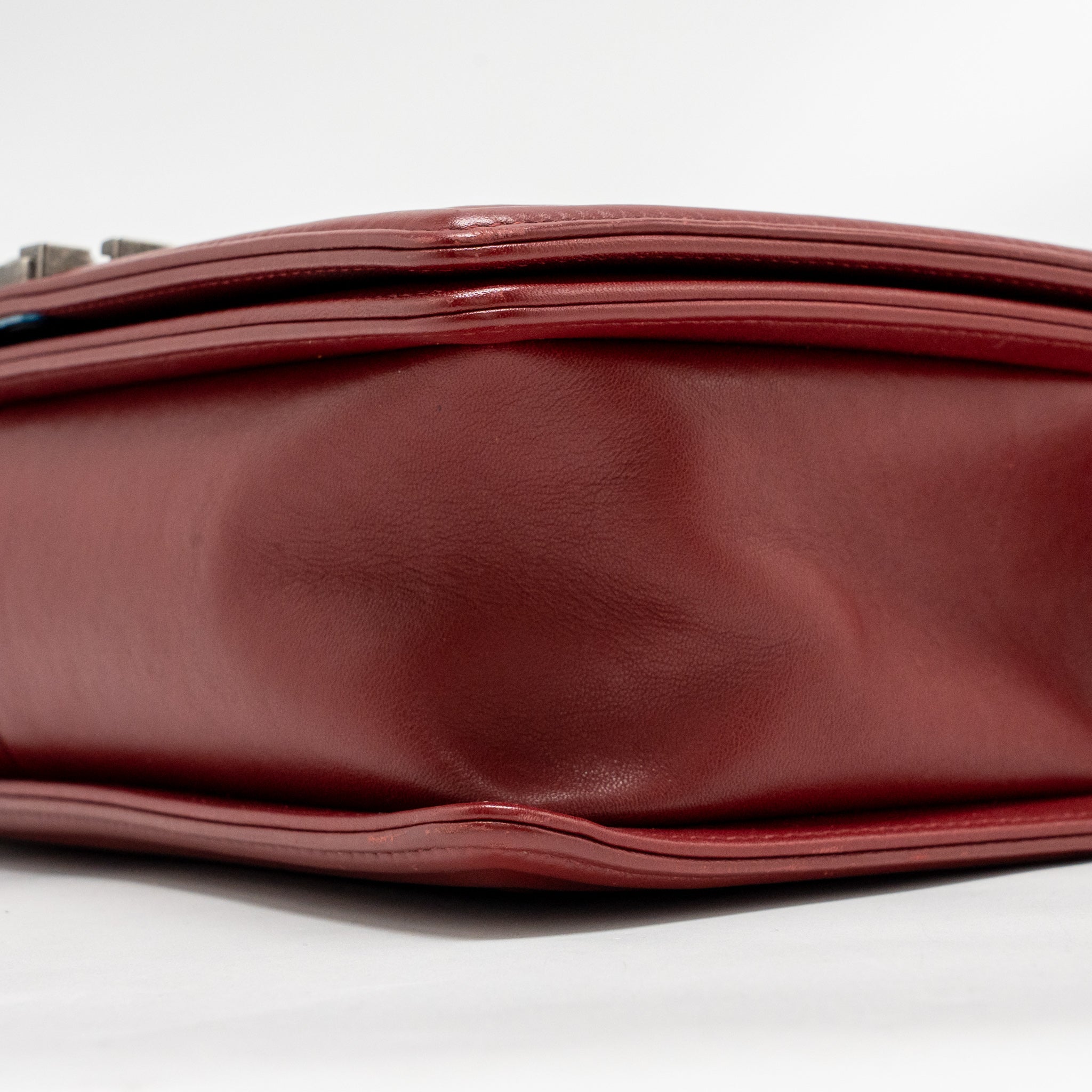 CHANEL CHEVRON NEW MEDIUM BOY BAG CALFSKIN RED RUTHENIUM HARDWARE