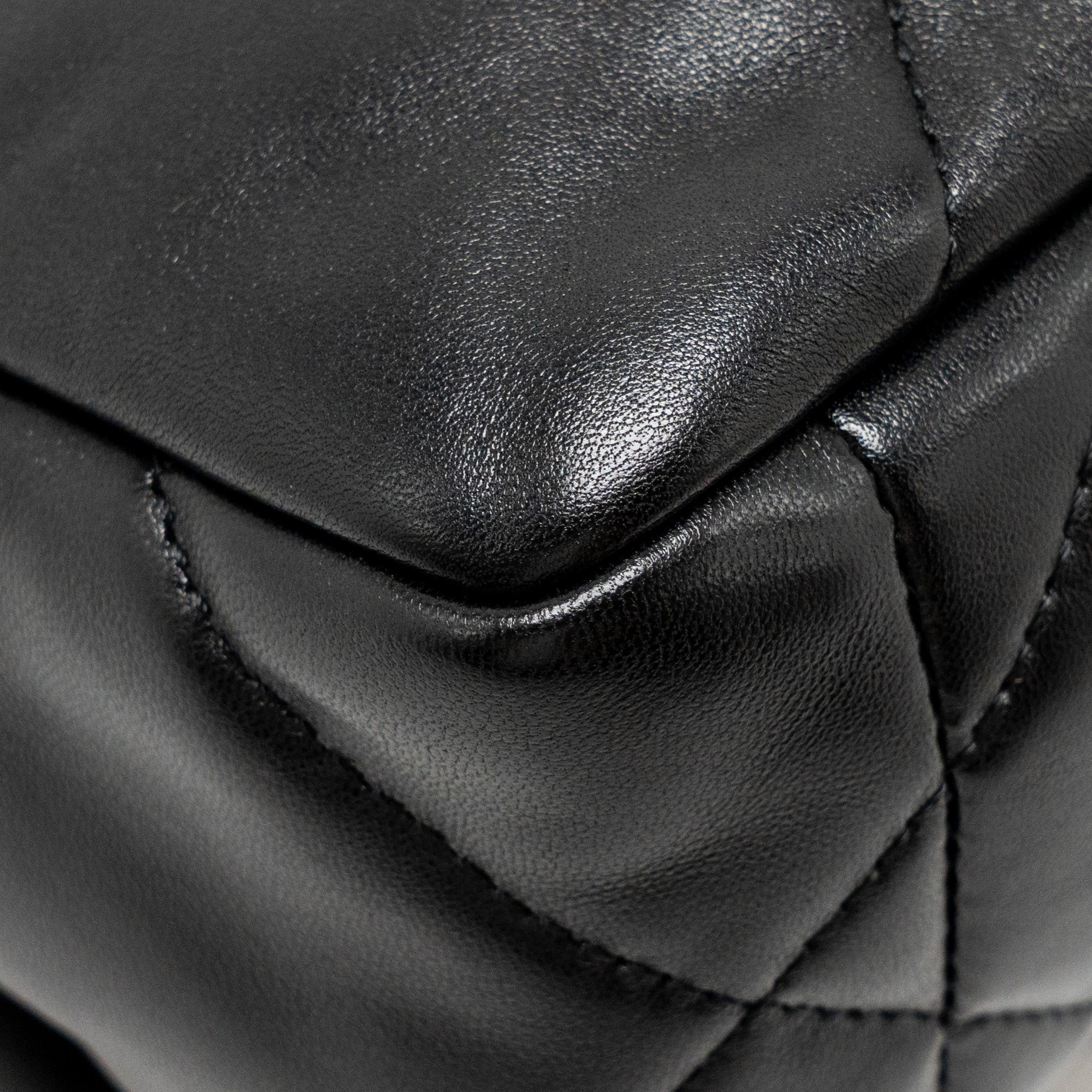 CHANEL SMALL 19 BAG LAMBSKIN BLACK MULTICOLOUR HARDWARE (MICROCHIP)