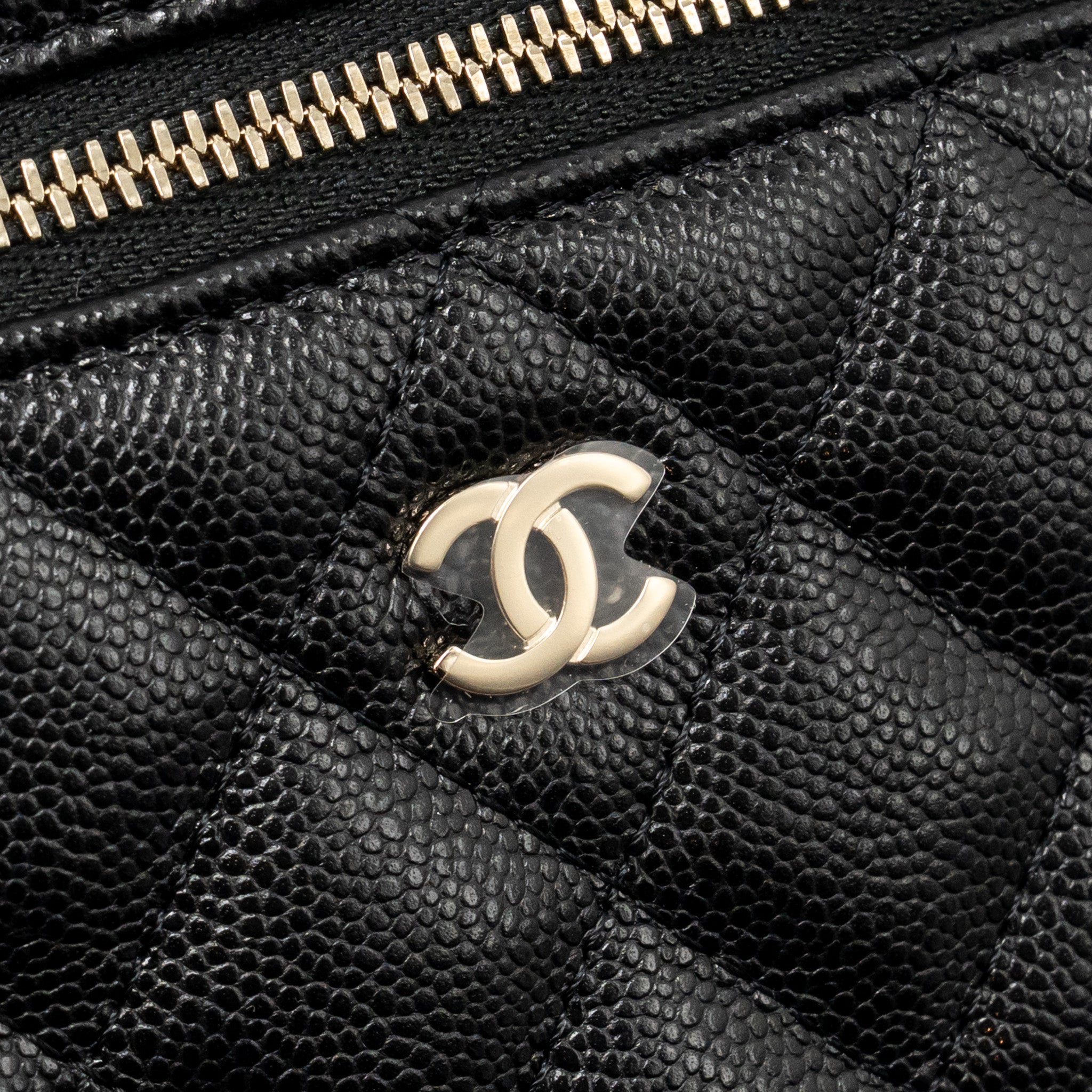 CHANEL 25P CC TOP HANDLE VANITY WITH CHAIN CAVIAR BLACK LGHW (MICROCHIP)