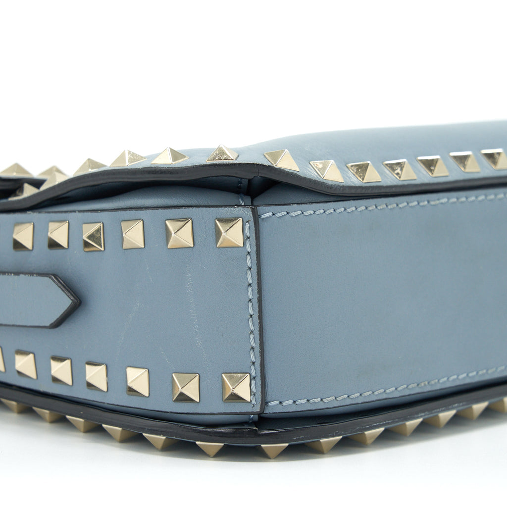 VALENTINO ROCKSTUD FLAP CROSSBODY BAG LIGHT BLUE LGHW