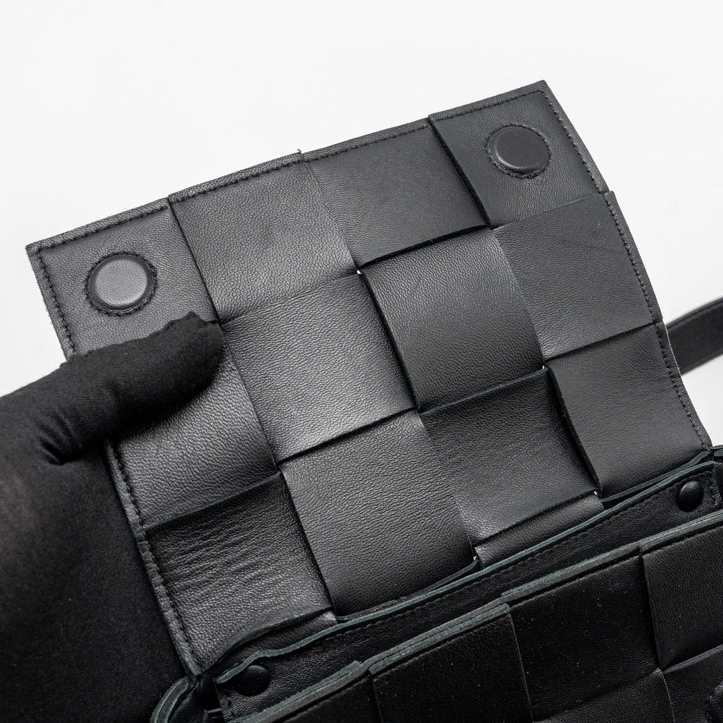 BOTTEGA VENETA CASSETTE BELT BAG LAMBSKIN BLACK GHW