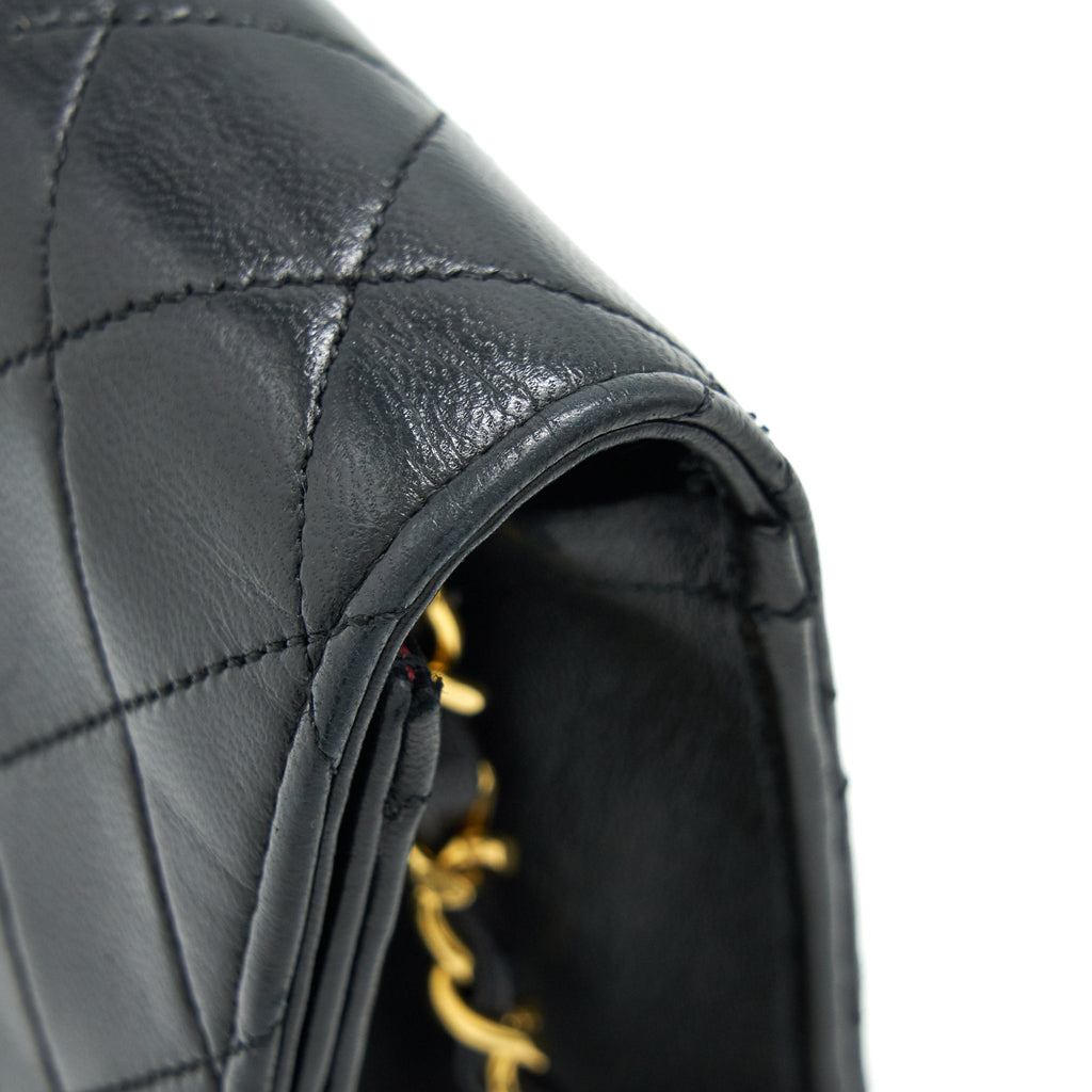 CHANEL VINTAGE QUILTED LAMBSKIN FLAP SHOULDER BAG