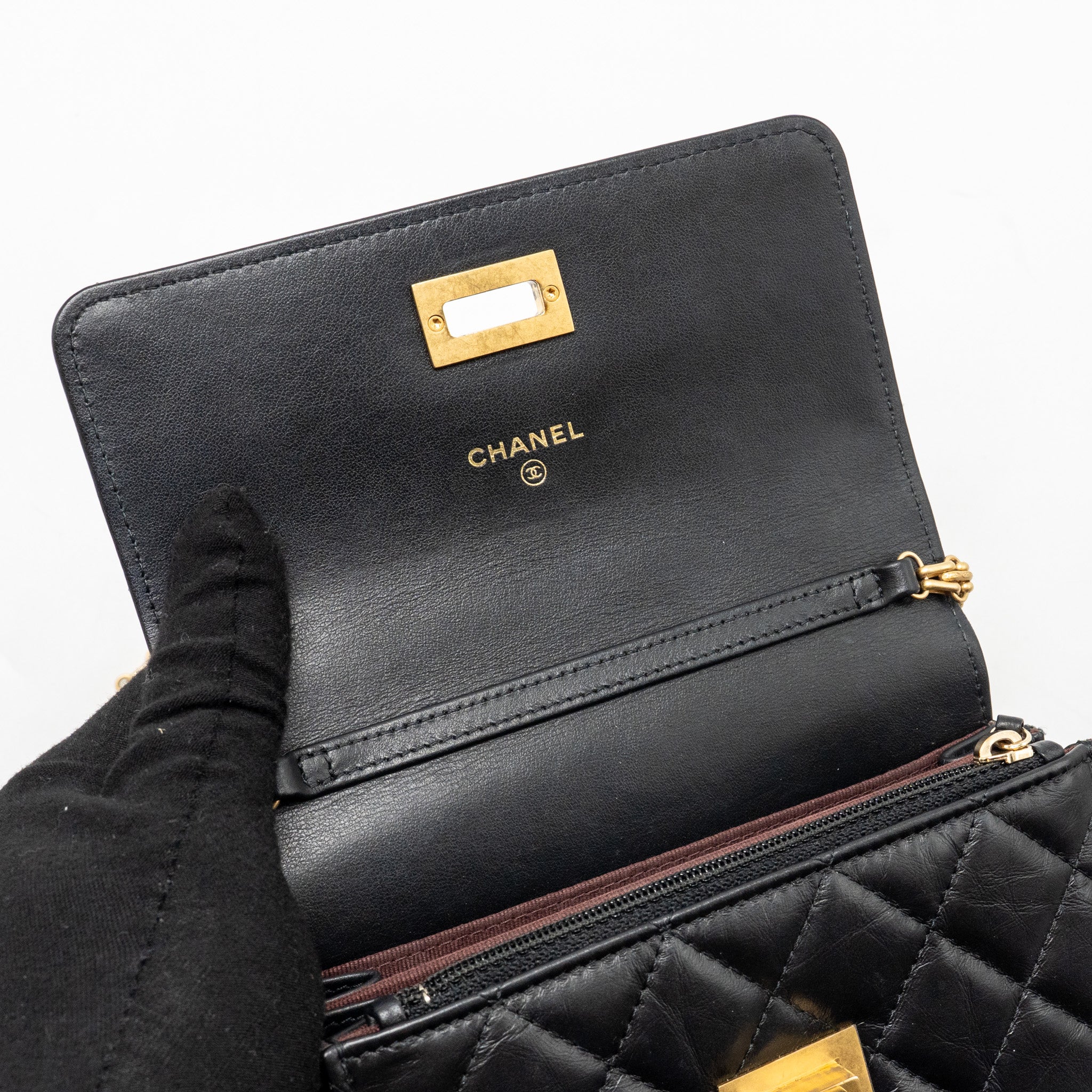 CHANEL MINI 2.55 REISSUE WALLET ON CHAIN AGED CALFSKIN BLACK GHW(MICROCHIP)
