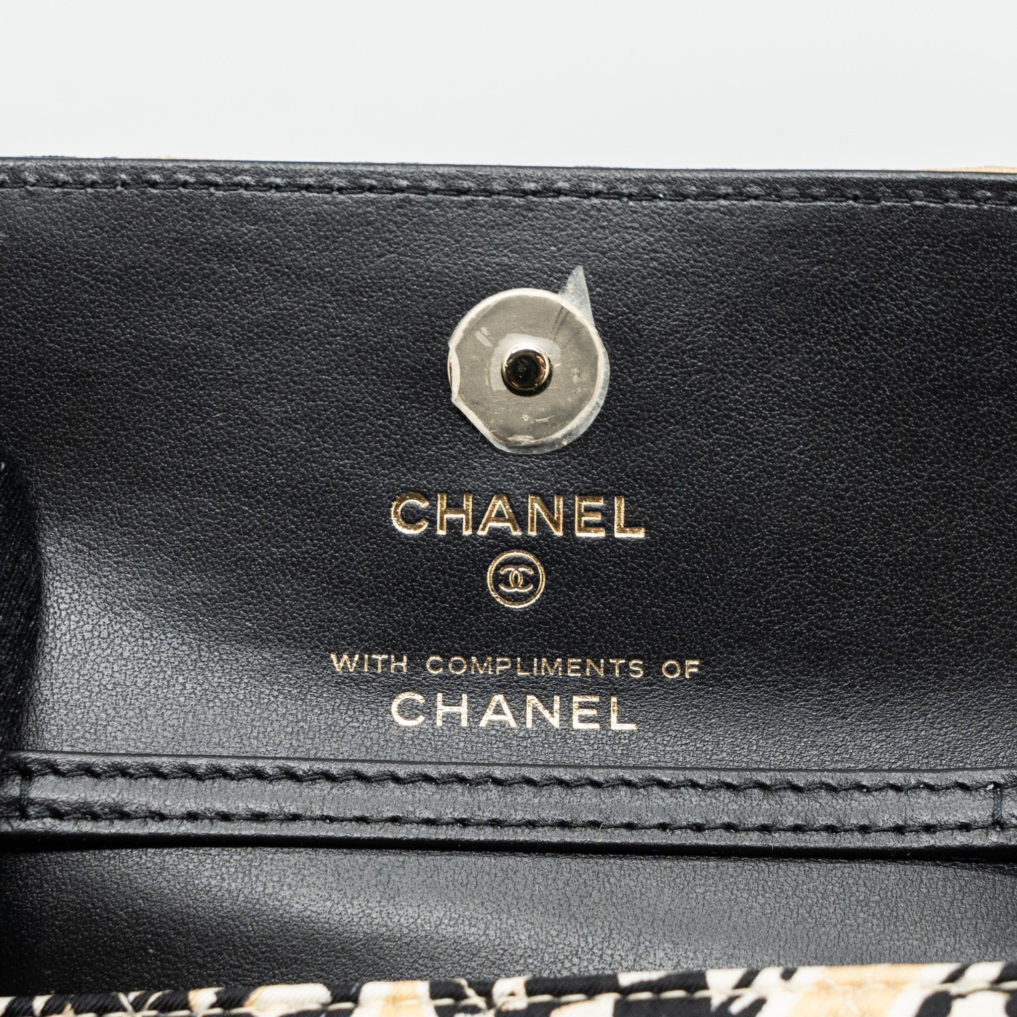 CHANEL MINI CLUTCH WITH CHAINS FABRIC MULTICOLOUR LGHW(MICROCHIP)