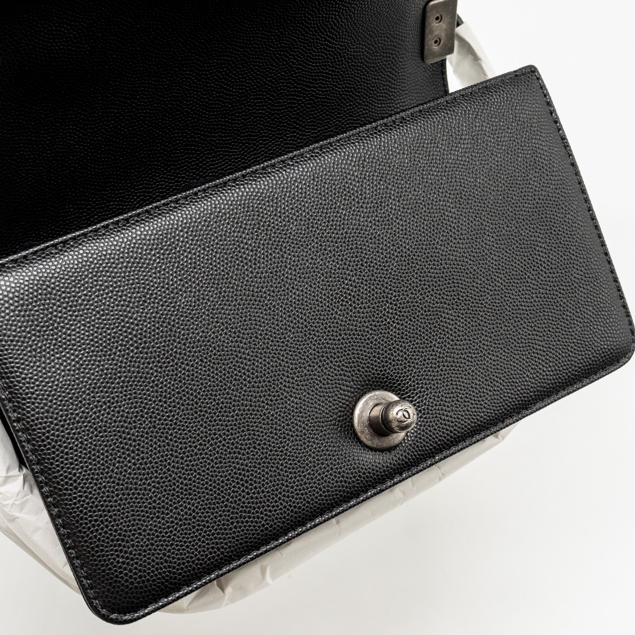 CHANEL SMALL BOY BAG CAVIAR BLACK RUTHENIUM SHW (MICROCHIP)