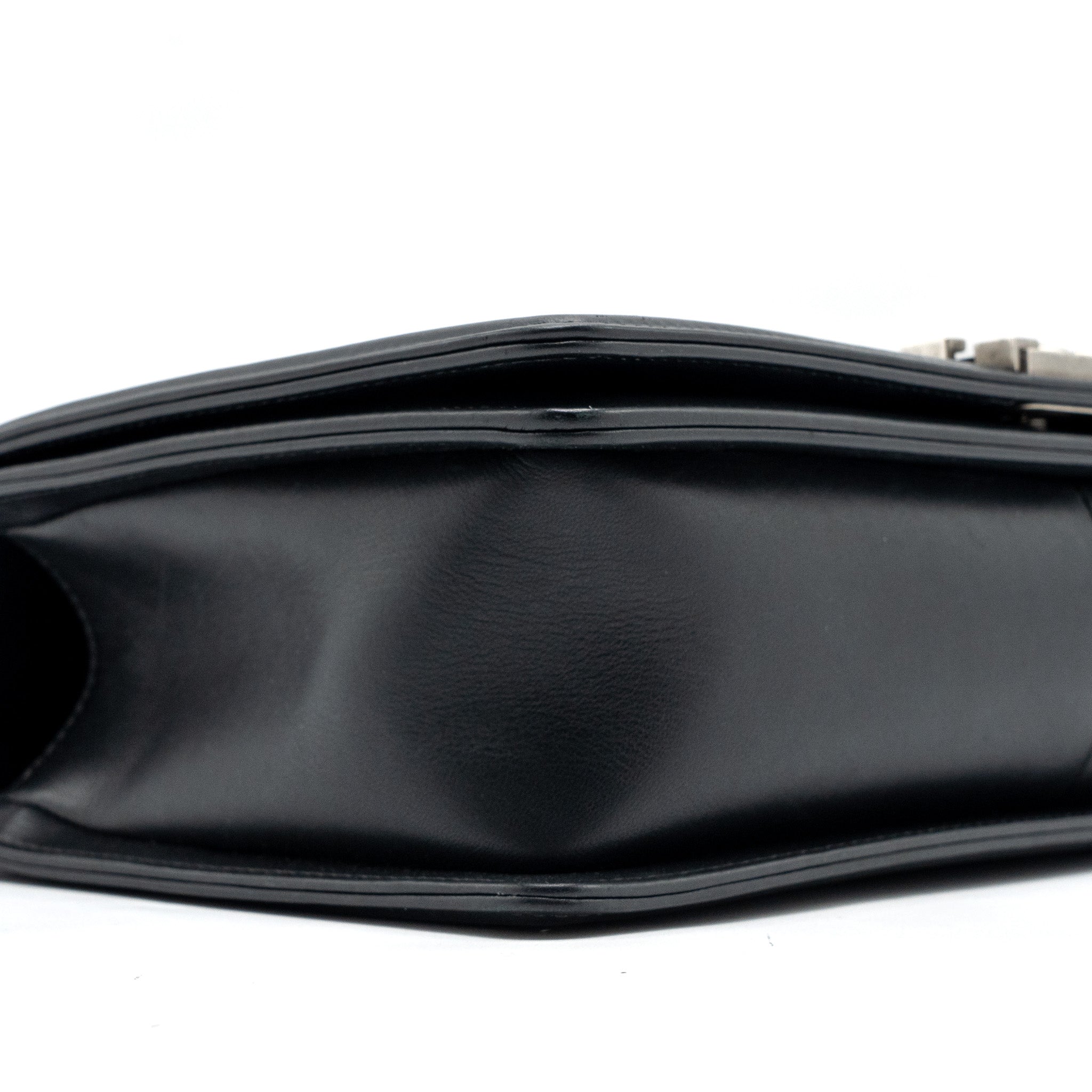 CHANEL NEW MEDIUM BOY BAG SMOOTH CALFSKIN BLACK RUTHENIUM HARDWARE
