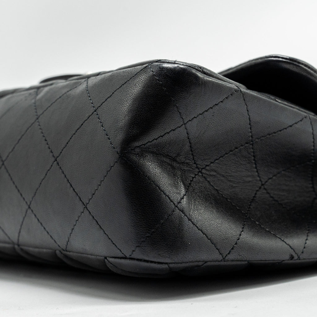 CHANEL JUMBO CLASSIC SINGLE FLAP BAG LAMBSKIN BLACK SHW