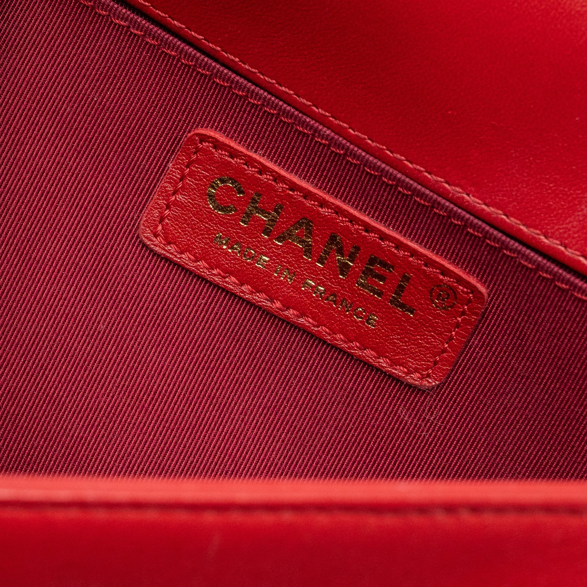 CHANEL MEDIUM BOY BAG LAMBSKIN RED BRUSHED GHW