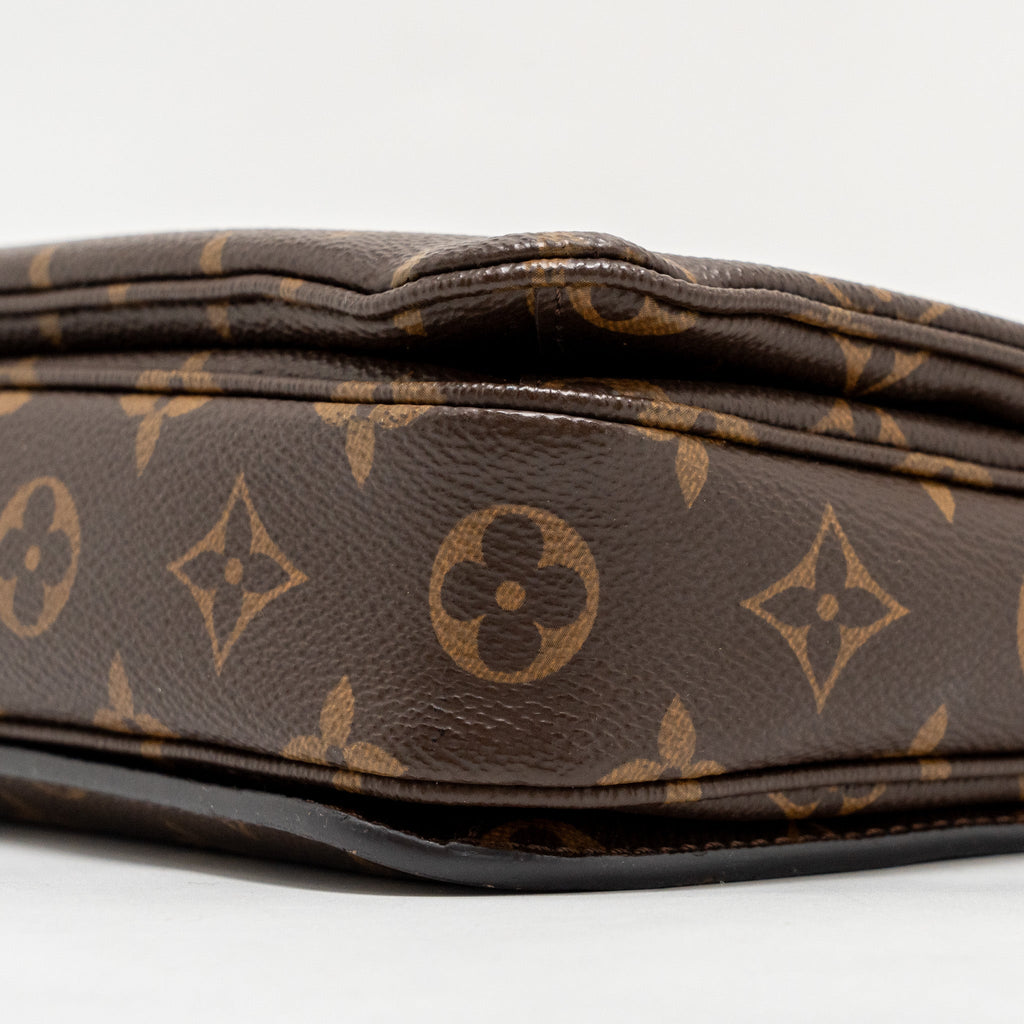 LOUIS VUITTON POCHETTE METIS MONOGRAM CANVAS GHW