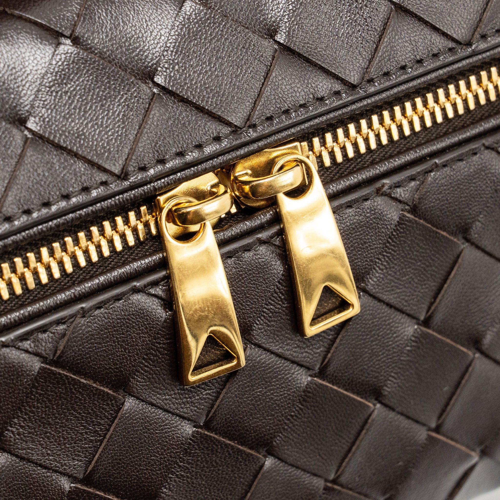 BOTTEGA VENETA BANG BANG VANITY CASE WITH STRAP INTRECCIATO LEATHER FONDANT GHW