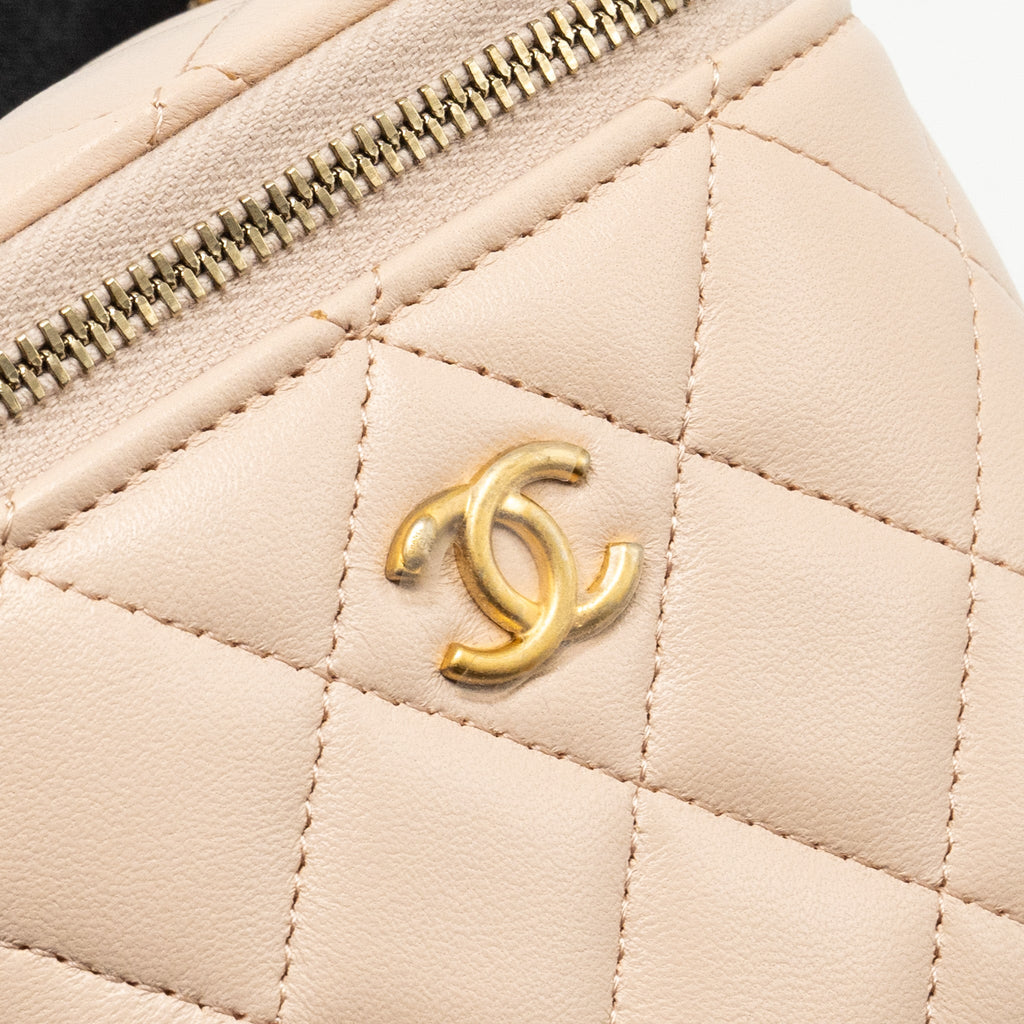 CHANEL PEARL CRUSH MINI VANITY WITH CHAIN LAMBSKIN LIGHT BEIGE GHW