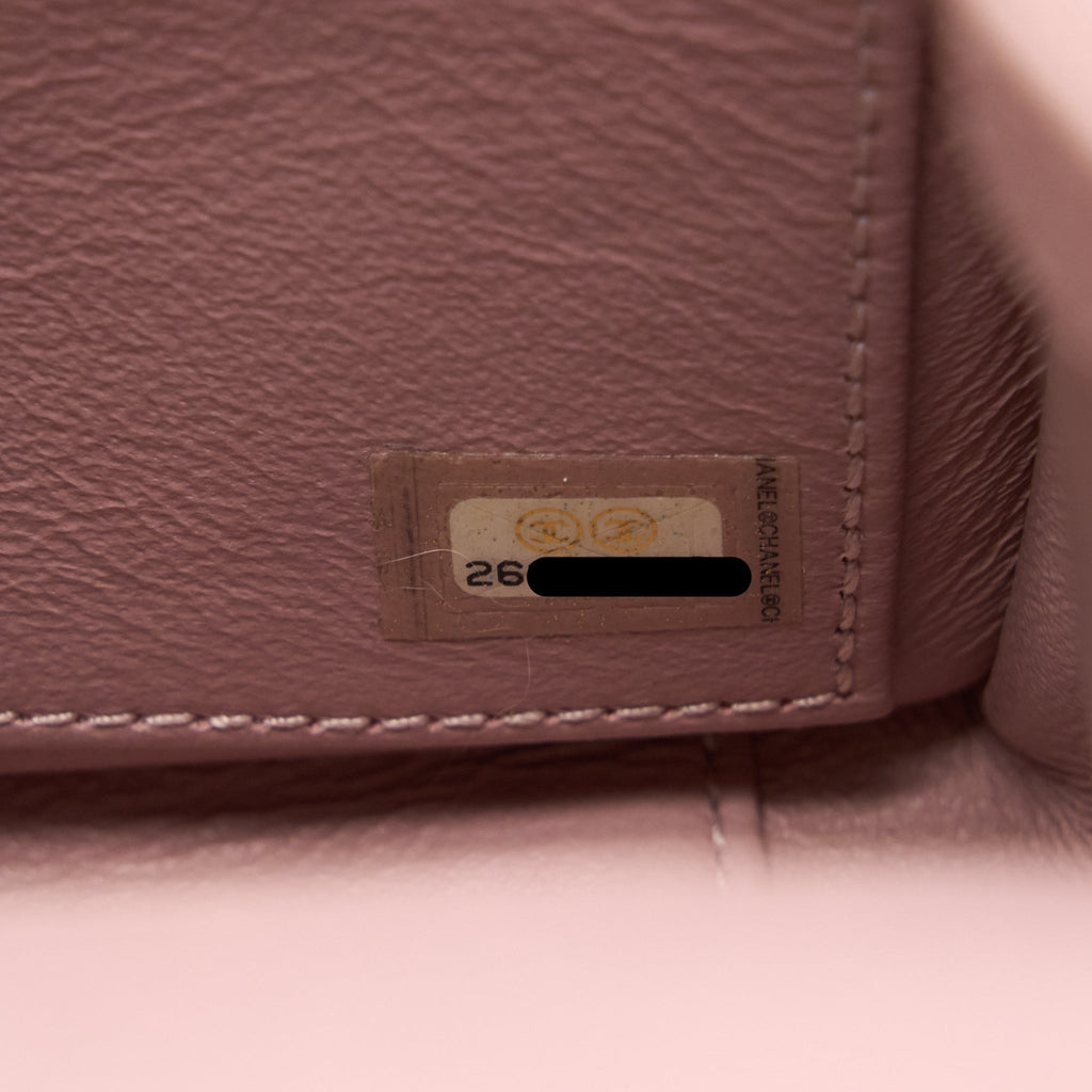 CHANEL SMALL BUSINESS AFFINITY BAG CAVIAR LIGHT PINK LGHW