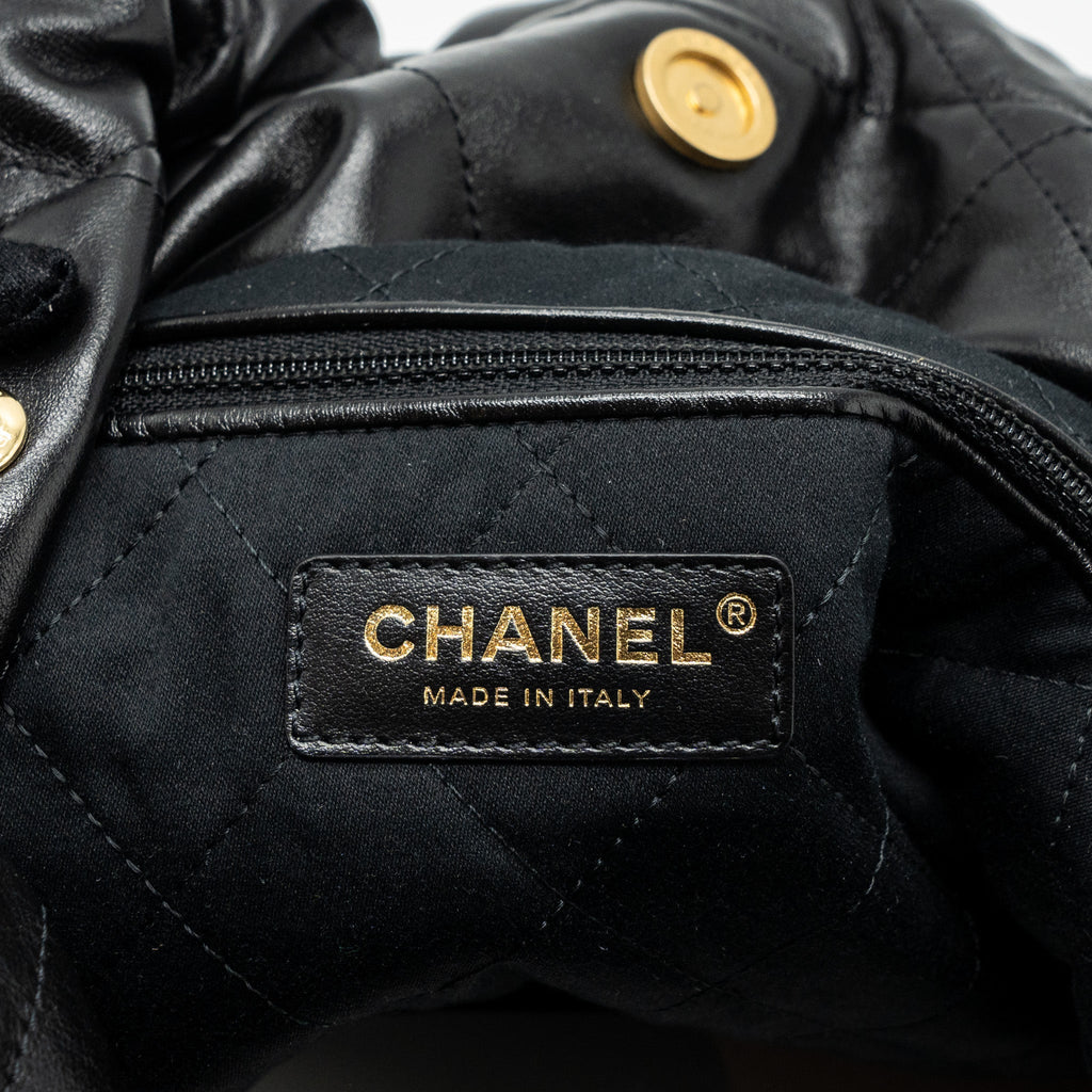 CHANEL MEDIUM 22 BAG SHINY CALFSKIN BLACK BRUSHED GHW(MICROCHIP)