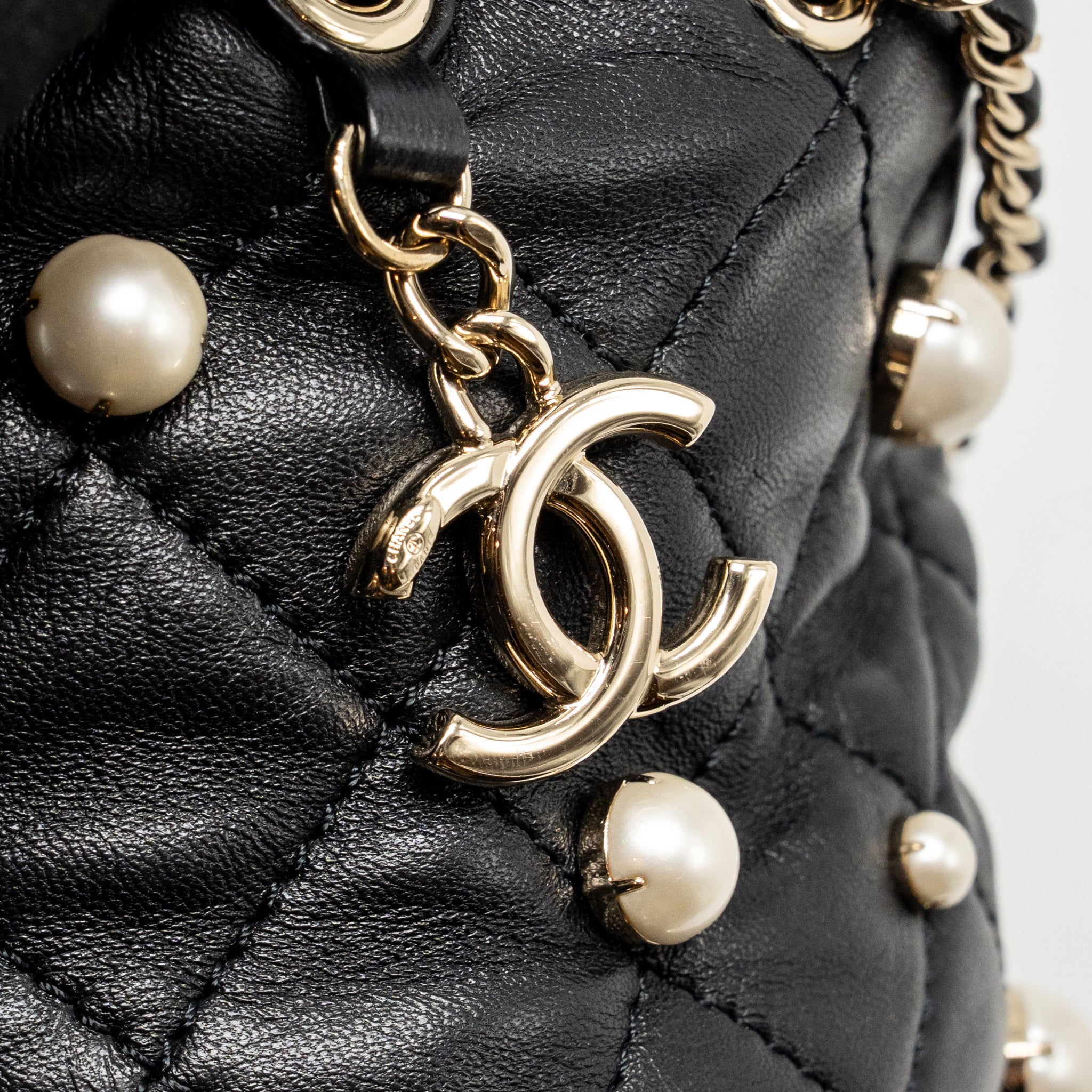 CHANEL ABOUT PEARLS QUILTED DRAWSTRING BUCKET BAG LAMBSKIN BLACK LGHW