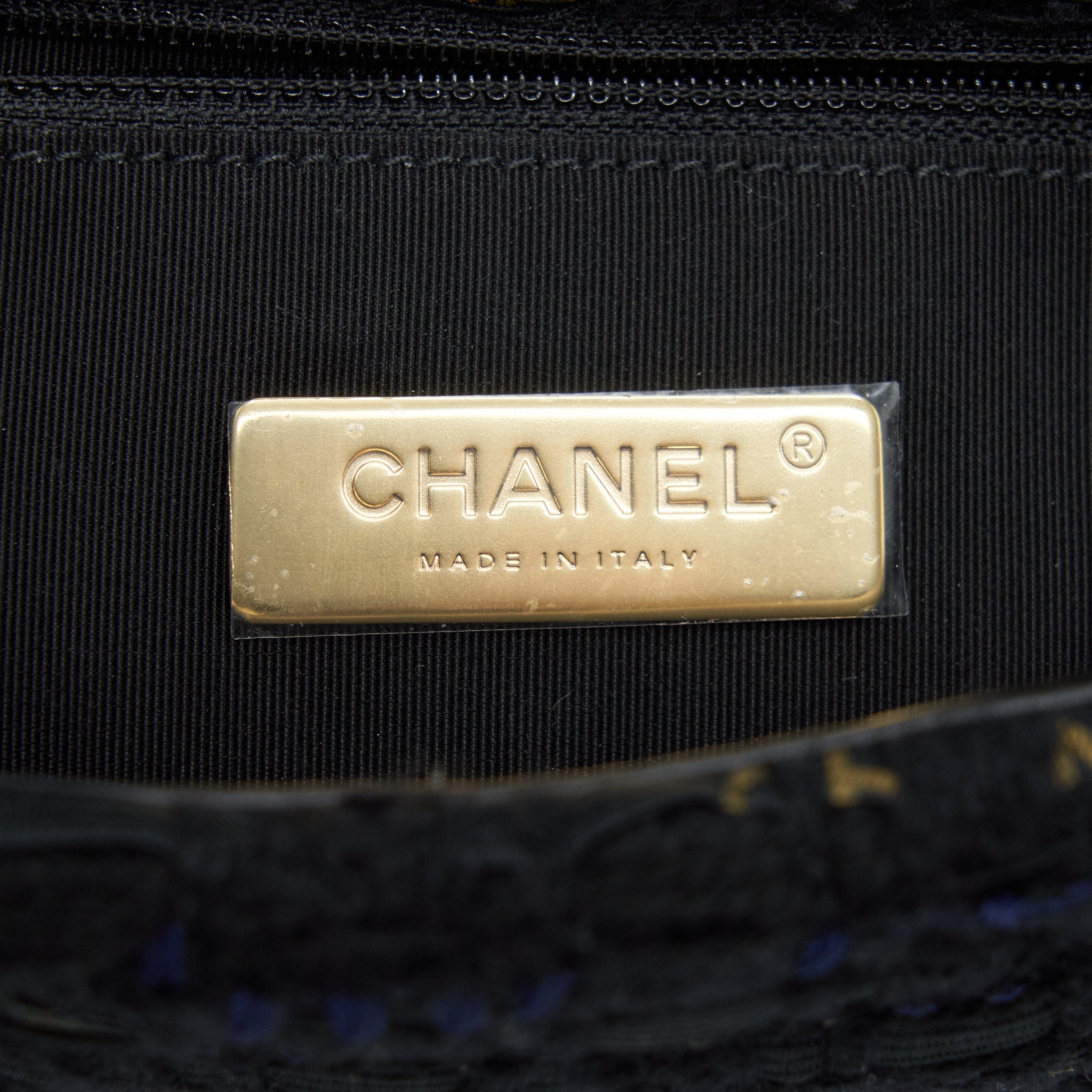 CHANEL TWEED SMALL 19 FLAP BAG