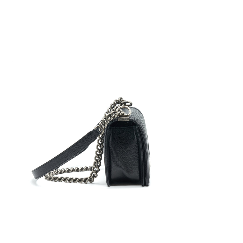CHANEL MEDIUM BOY CHANEL BAG CAVIAR BLACK RUTHENIUM HARDWARE