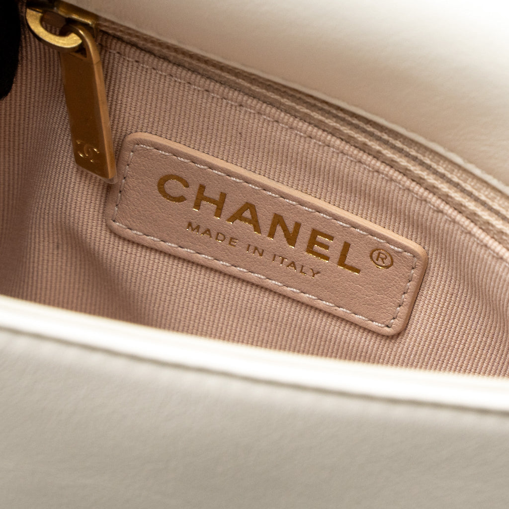 CHANEL FLAP BAG WITH DETAILED CC LOGO CALFSKIN WHITE BRUSHED GHW