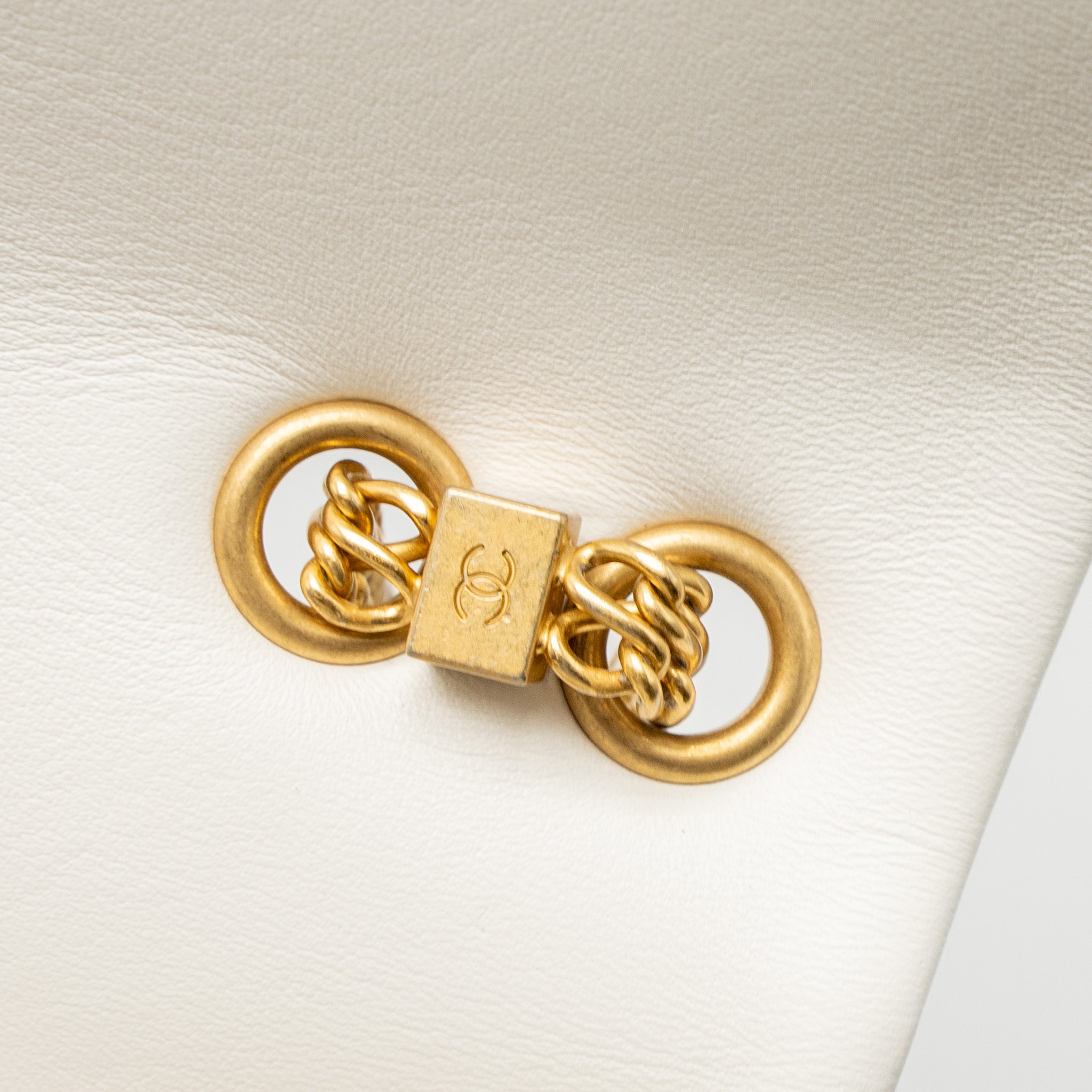 CHANEL FLAP BAG WITH DETAILED CC LOGO CALFSKIN WHITE BRUSHED GHW