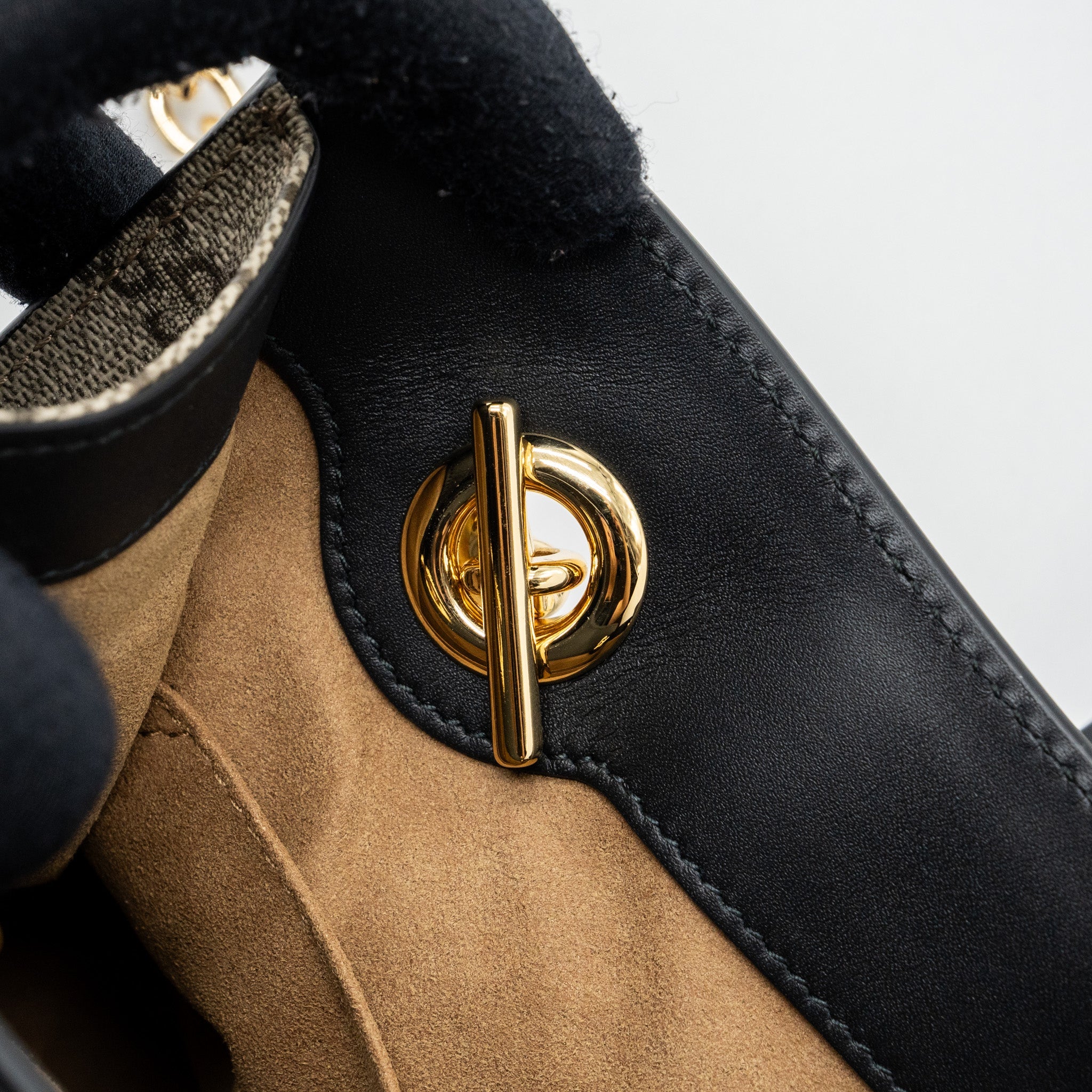 GUCCI SMALL GG PADLOCK SHOULDER BAG GG SUPREME CANVAS BLACK GHW