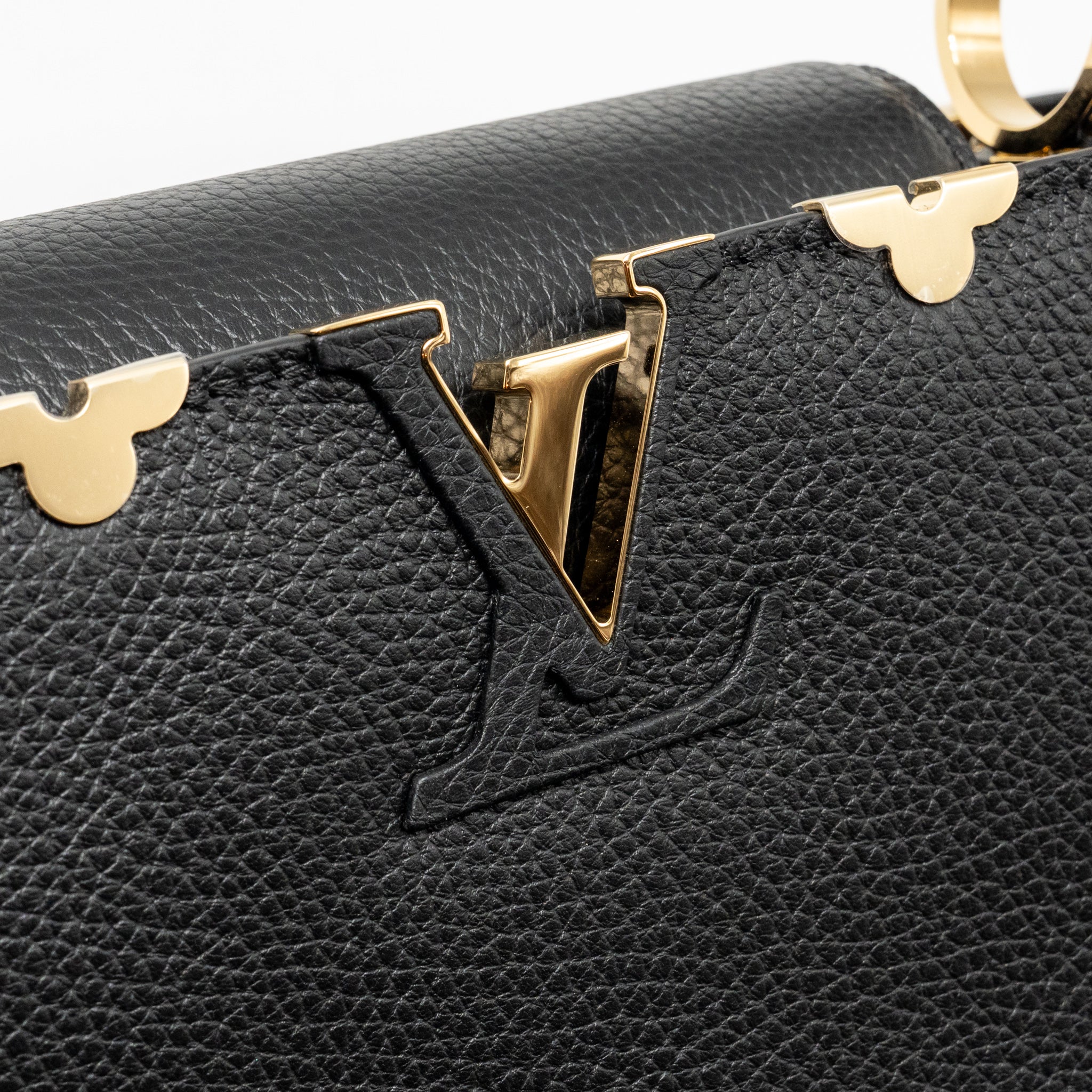 LOUIS VUITTON CAPUCINES MM TAURILLON LEATHER BLACK GHW