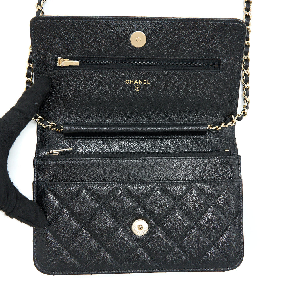 CHANEL 22B DETAIL CC LOGO WALLET ON CHAIN CAVIAR BLACK LGHW (MICROCHIP)