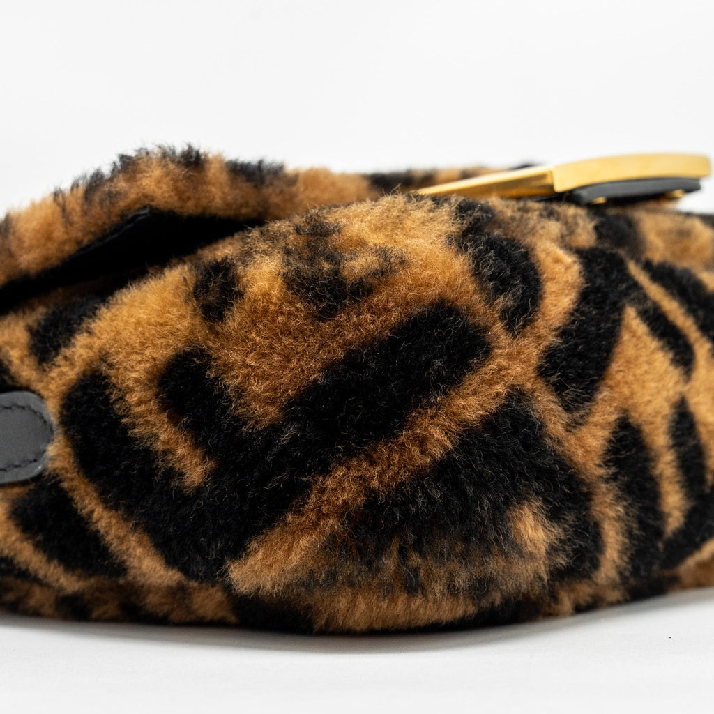 FENDI MINI BAGUETTE BAG LAMB FUR BLACK/BROWN GHW