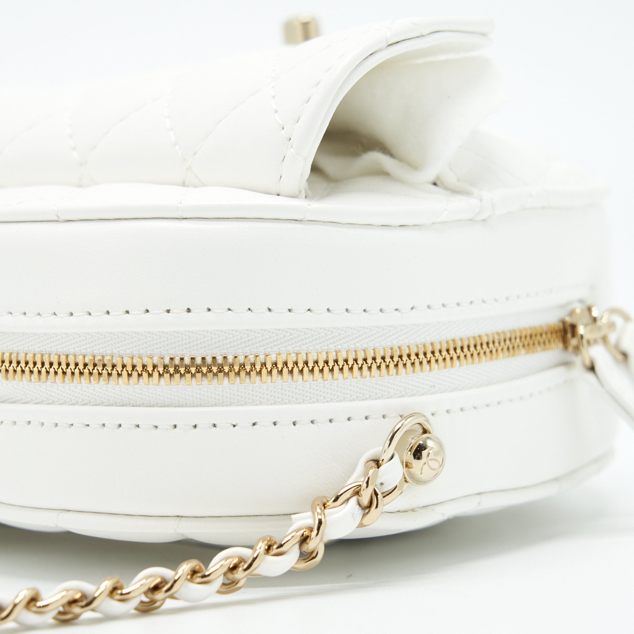 CHANEL 22S HEART BAG LAMBSKIN WHITE LGHW (MICROCHIP)